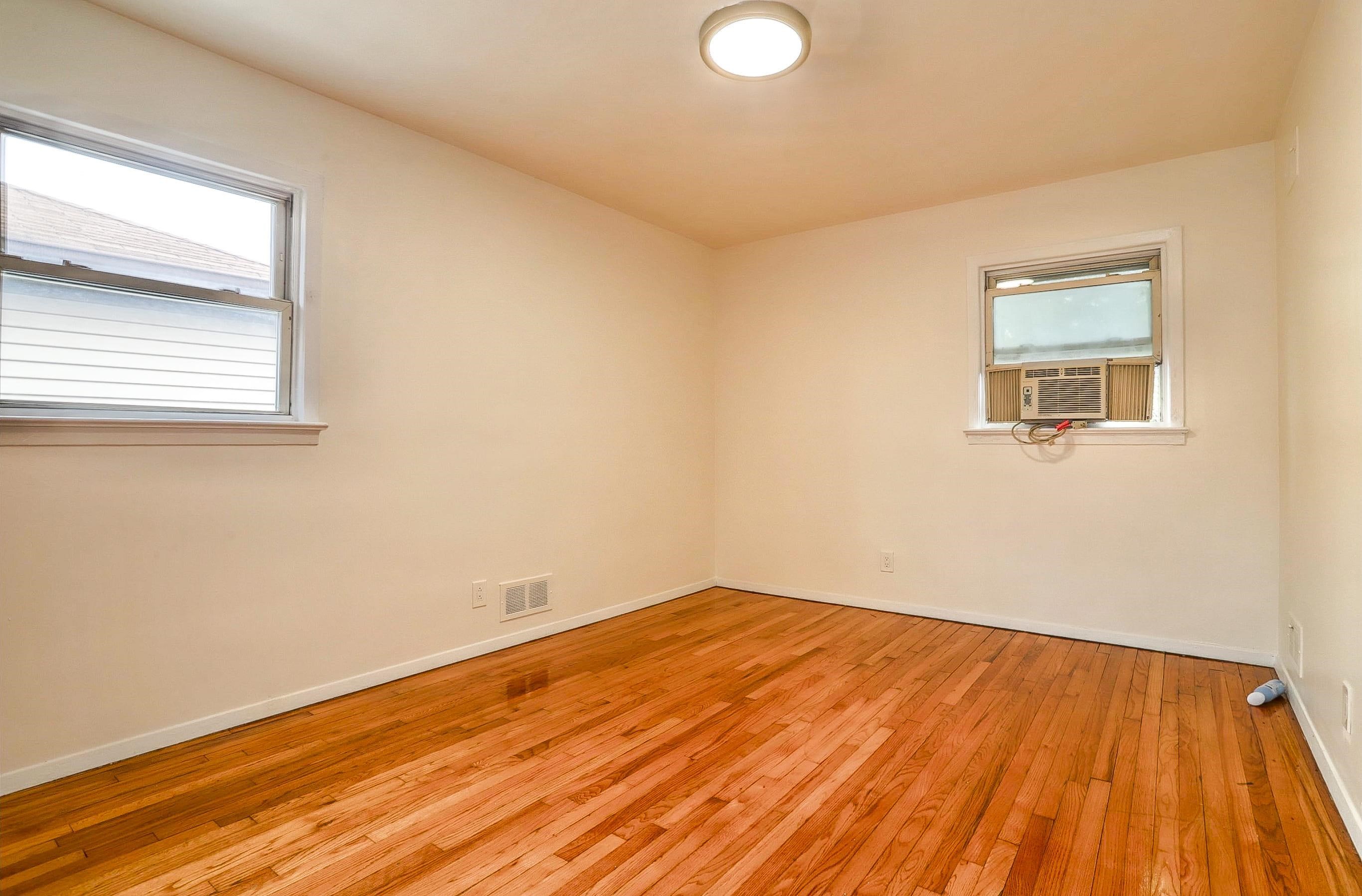 502 AVENUE E Unit: 2