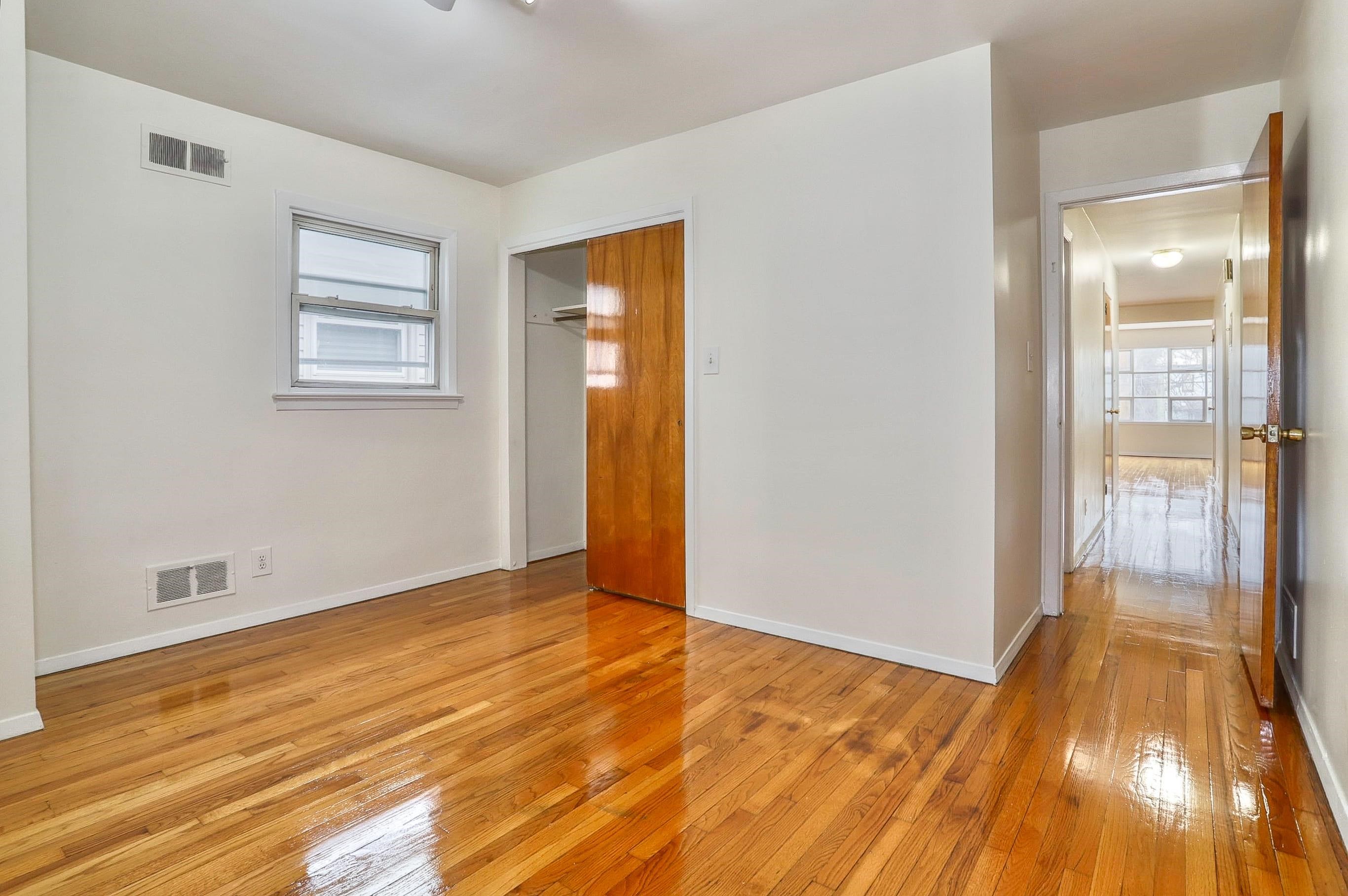 502 AVENUE E Unit: 2
