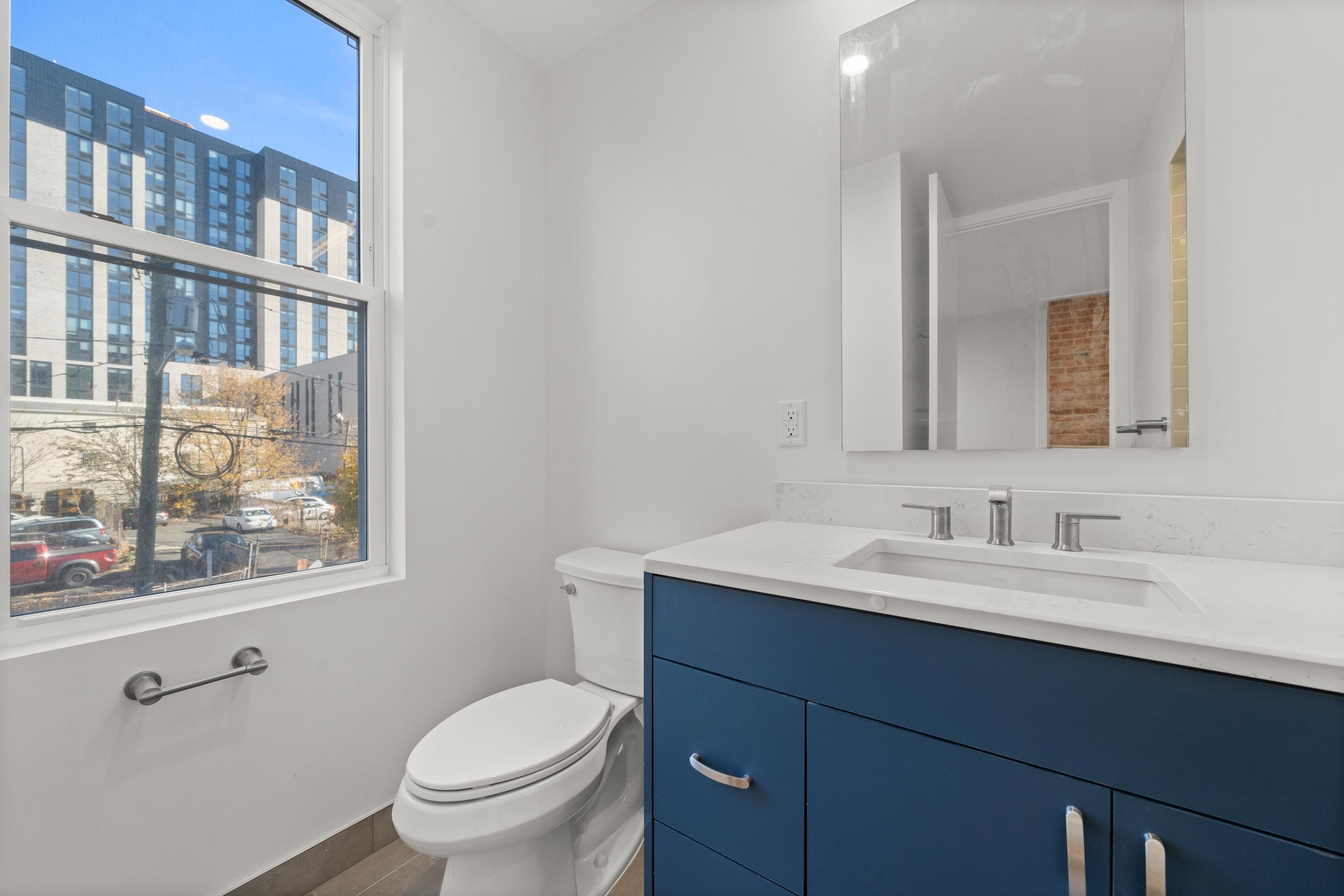 119 STORMS AVE Unit: 2