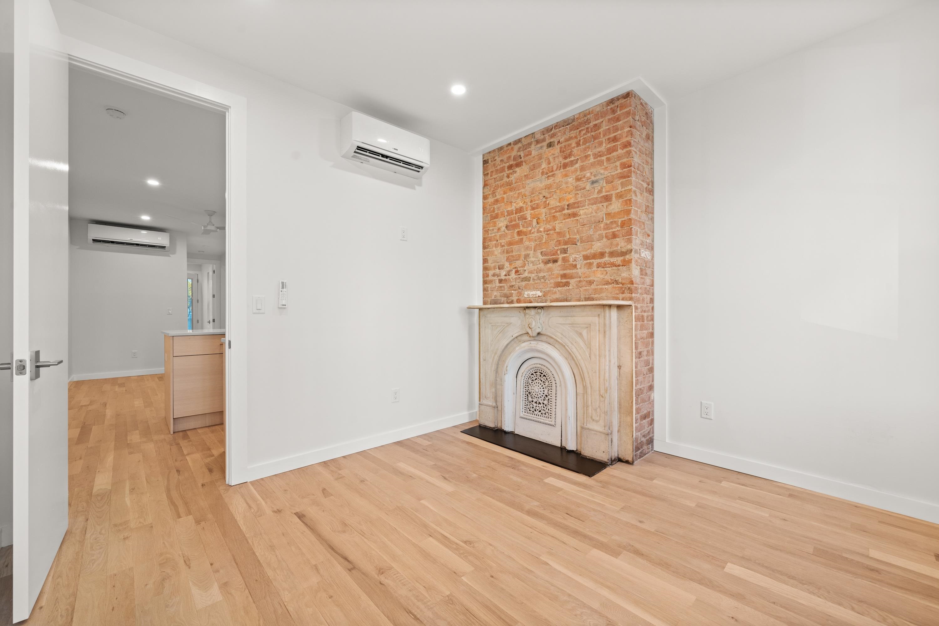 119 STORMS AVE Unit: 2