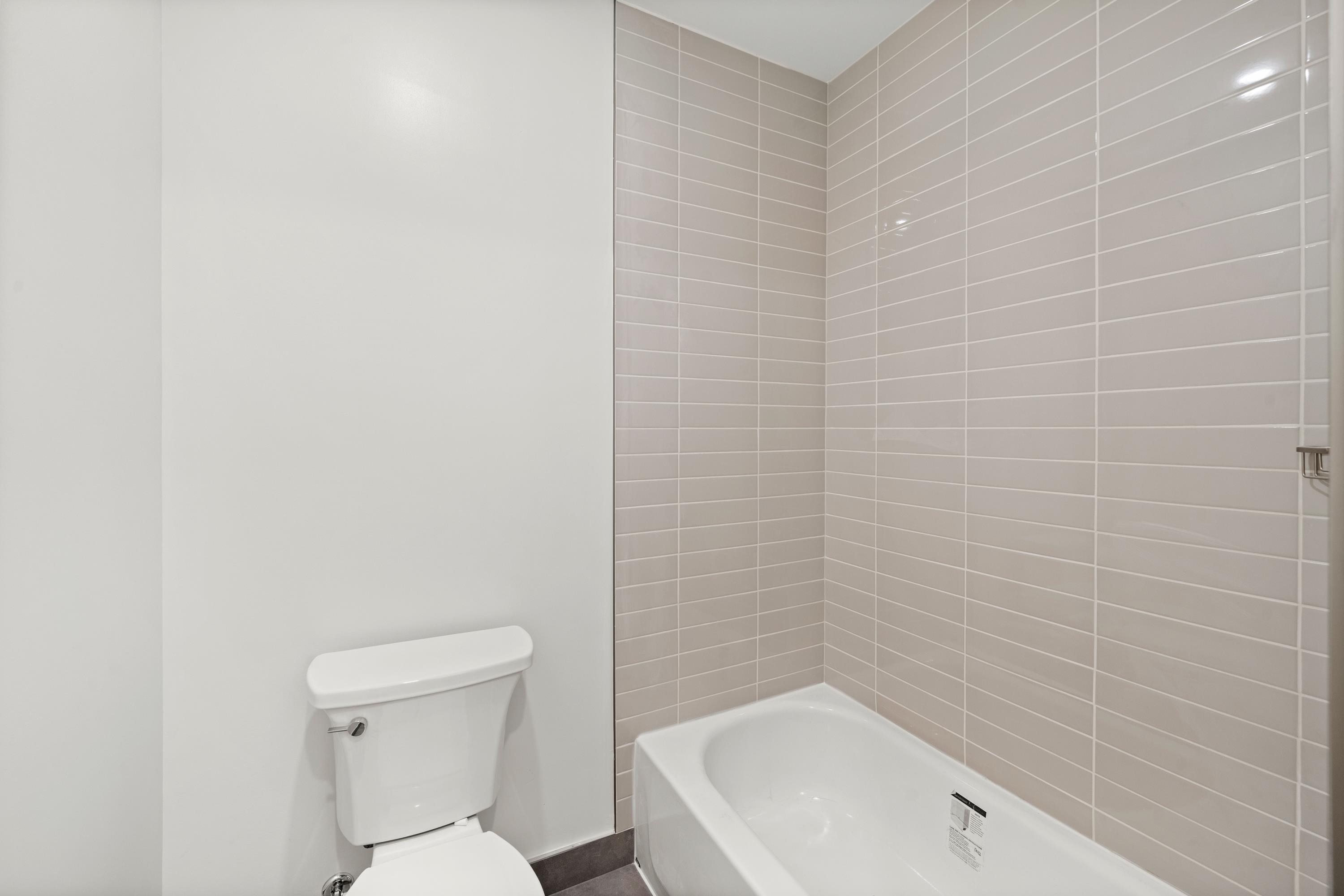 119 STORMS AVE Unit: 2