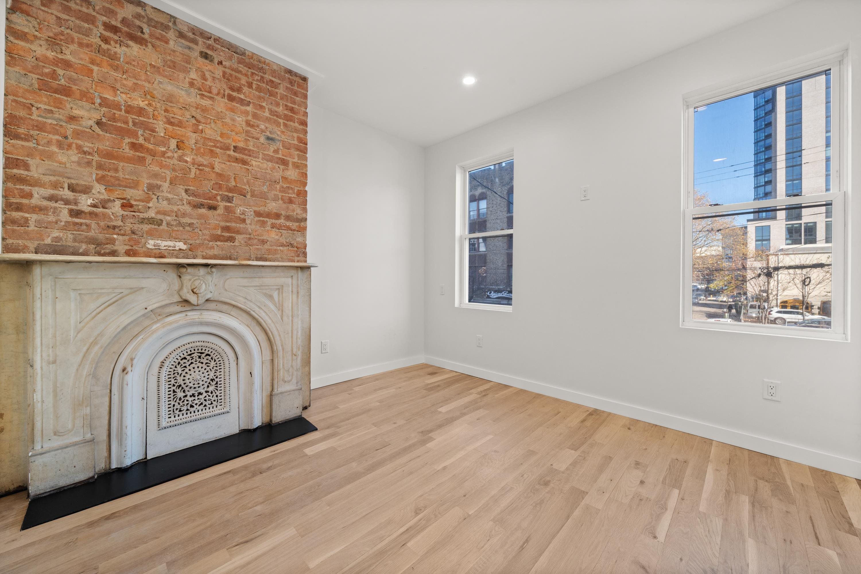 119 STORMS AVE Unit: 2