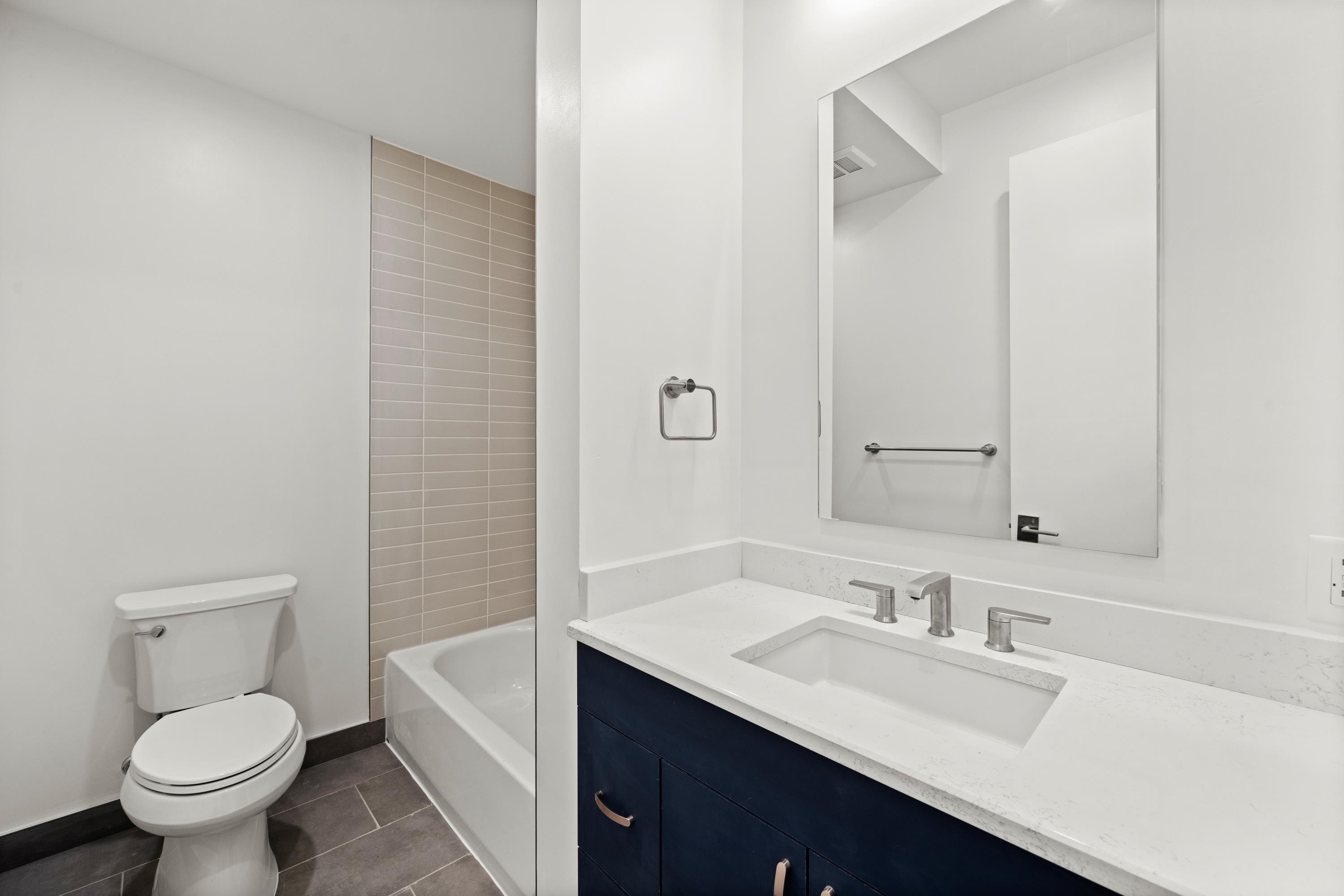 119 STORMS AVE Unit: 2