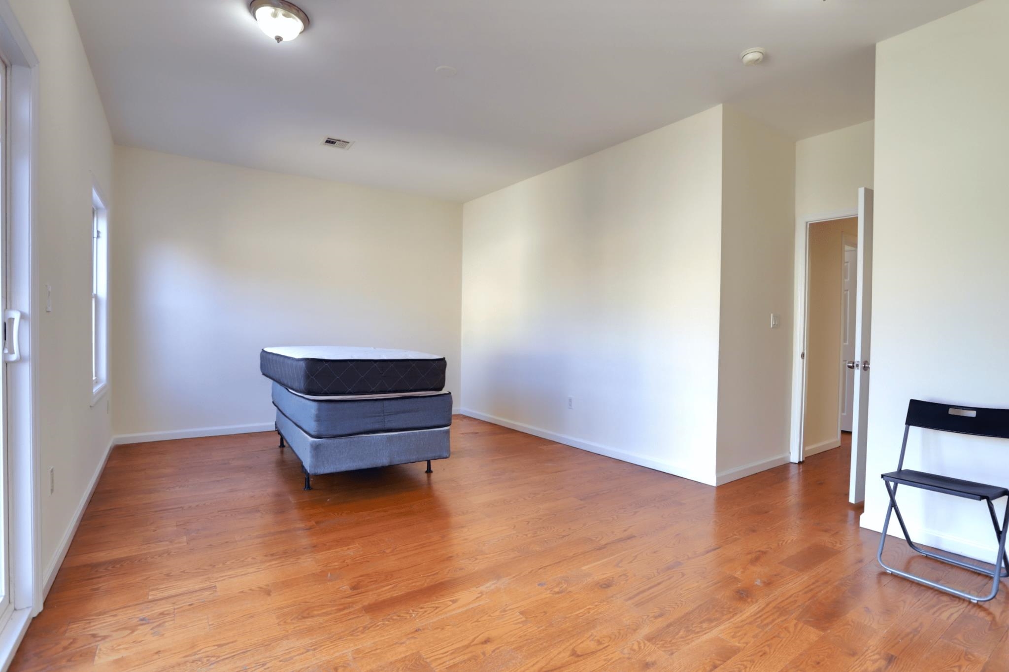 52 PATERSON ST Unit: 2