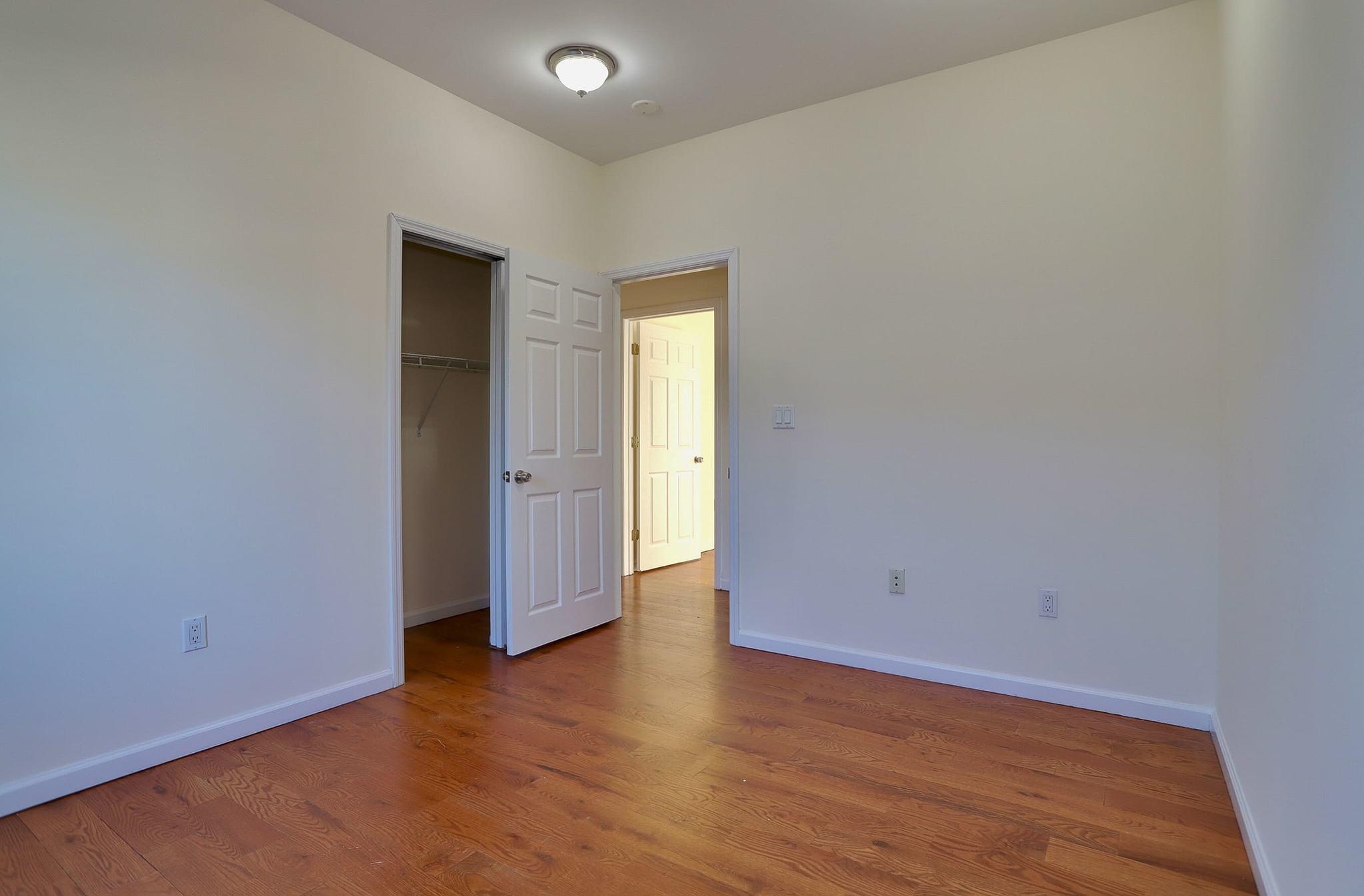 52 PATERSON ST Unit: 2