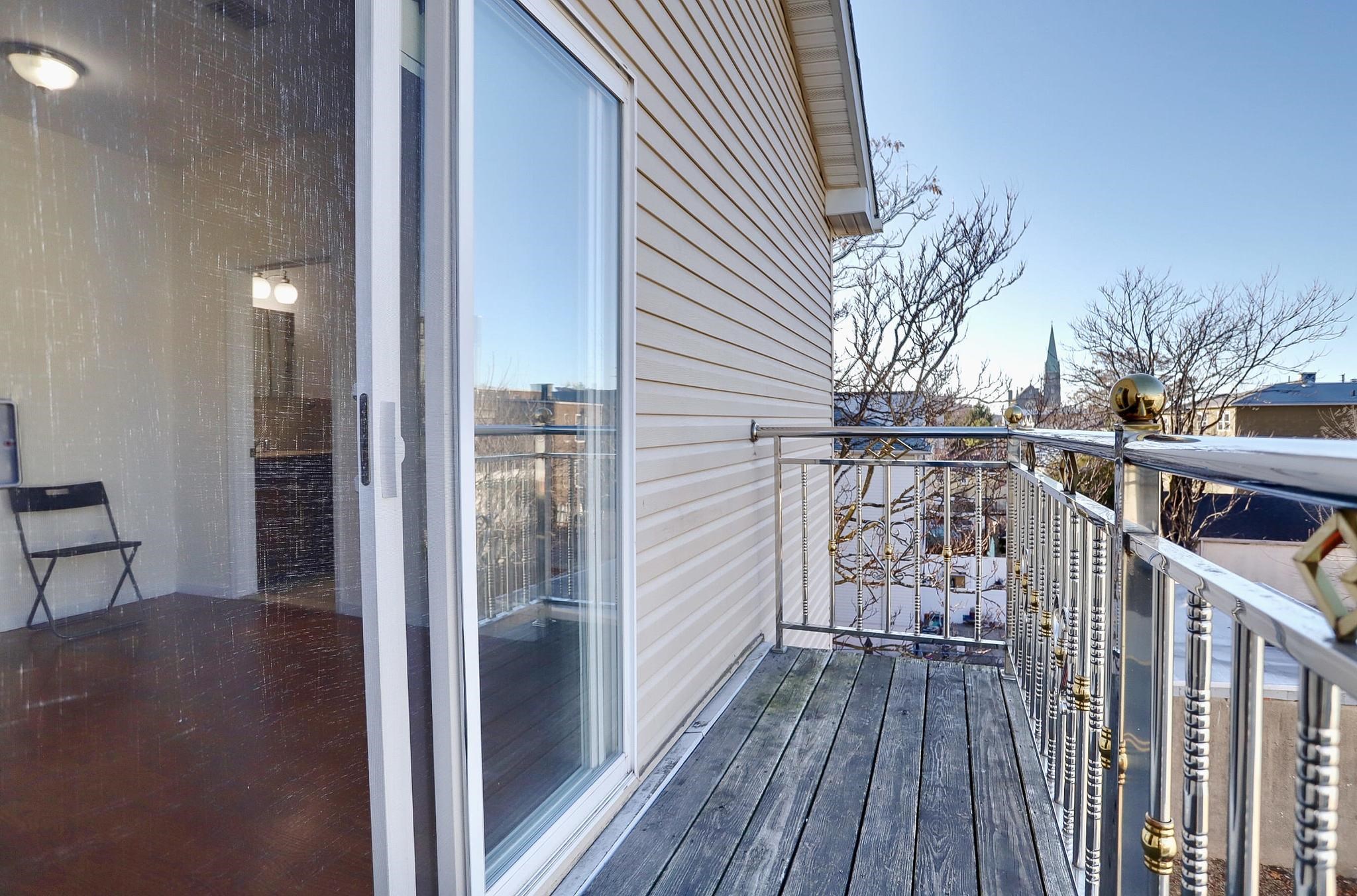 52 PATERSON ST Unit: 2