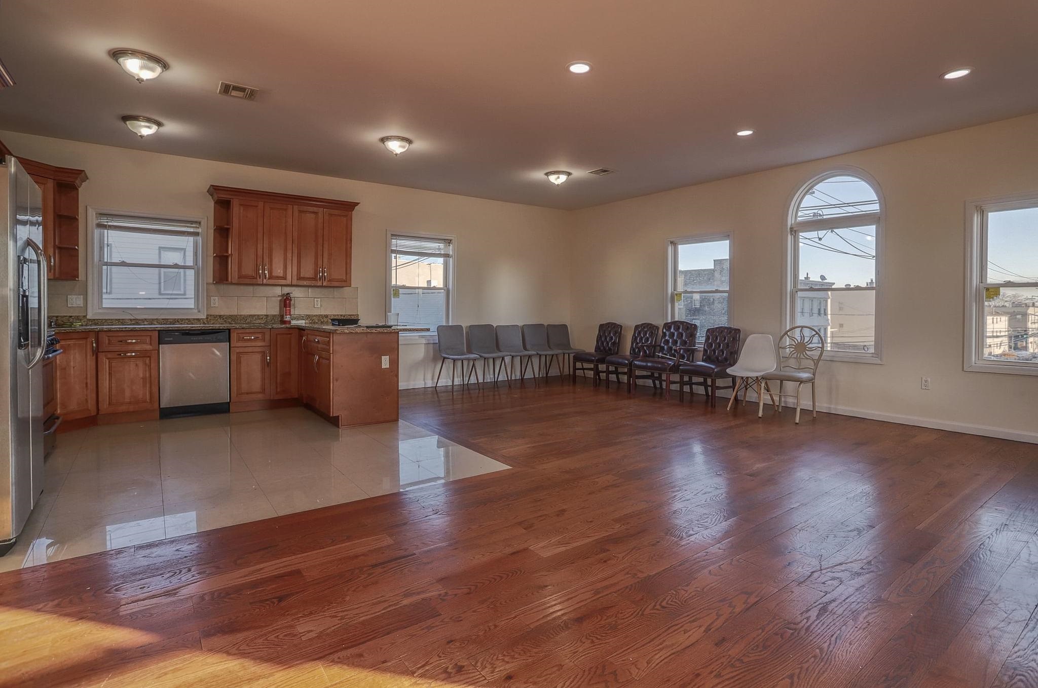 52 PATERSON ST Unit: 2