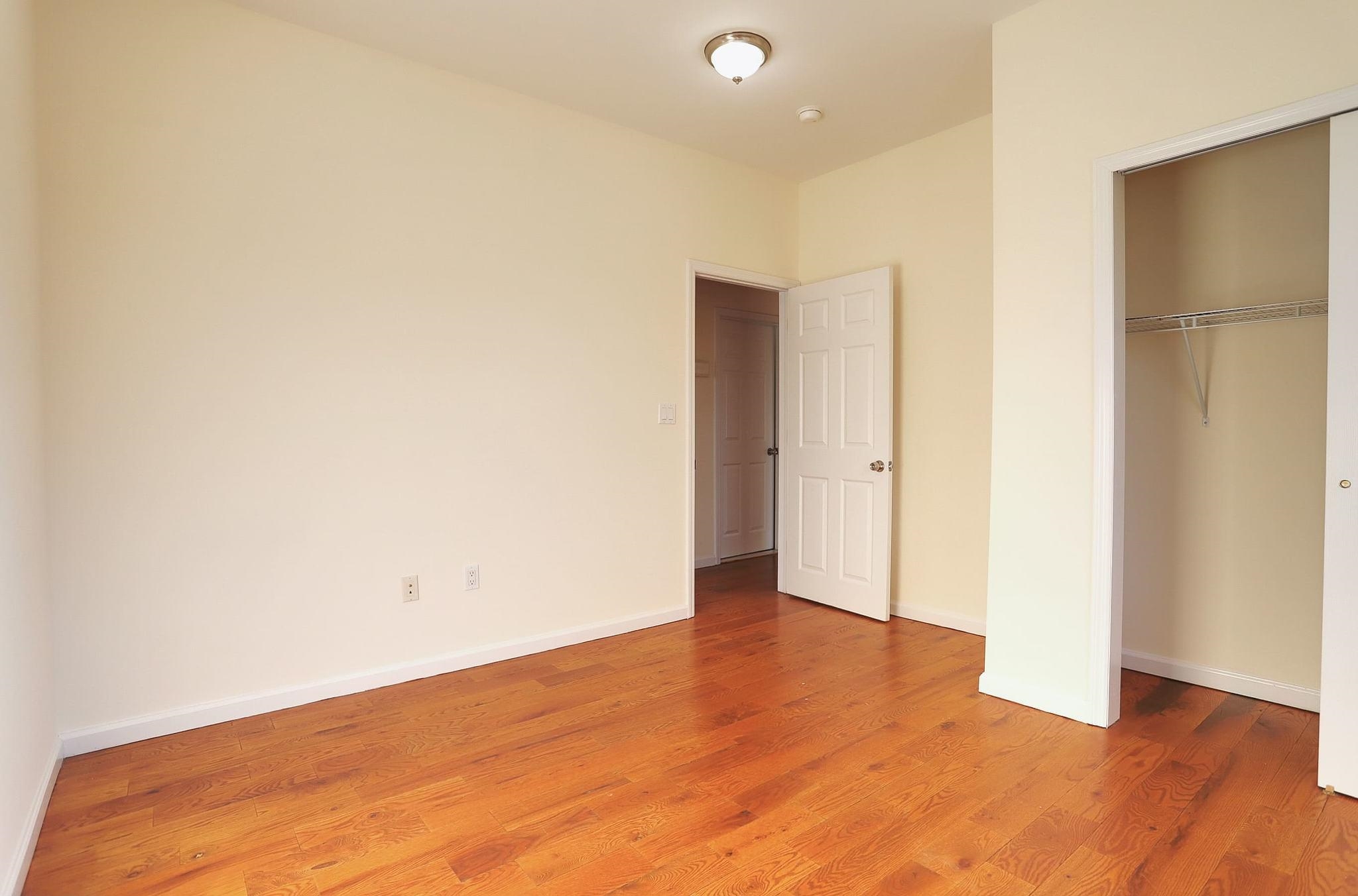 52 PATERSON ST Unit: 2