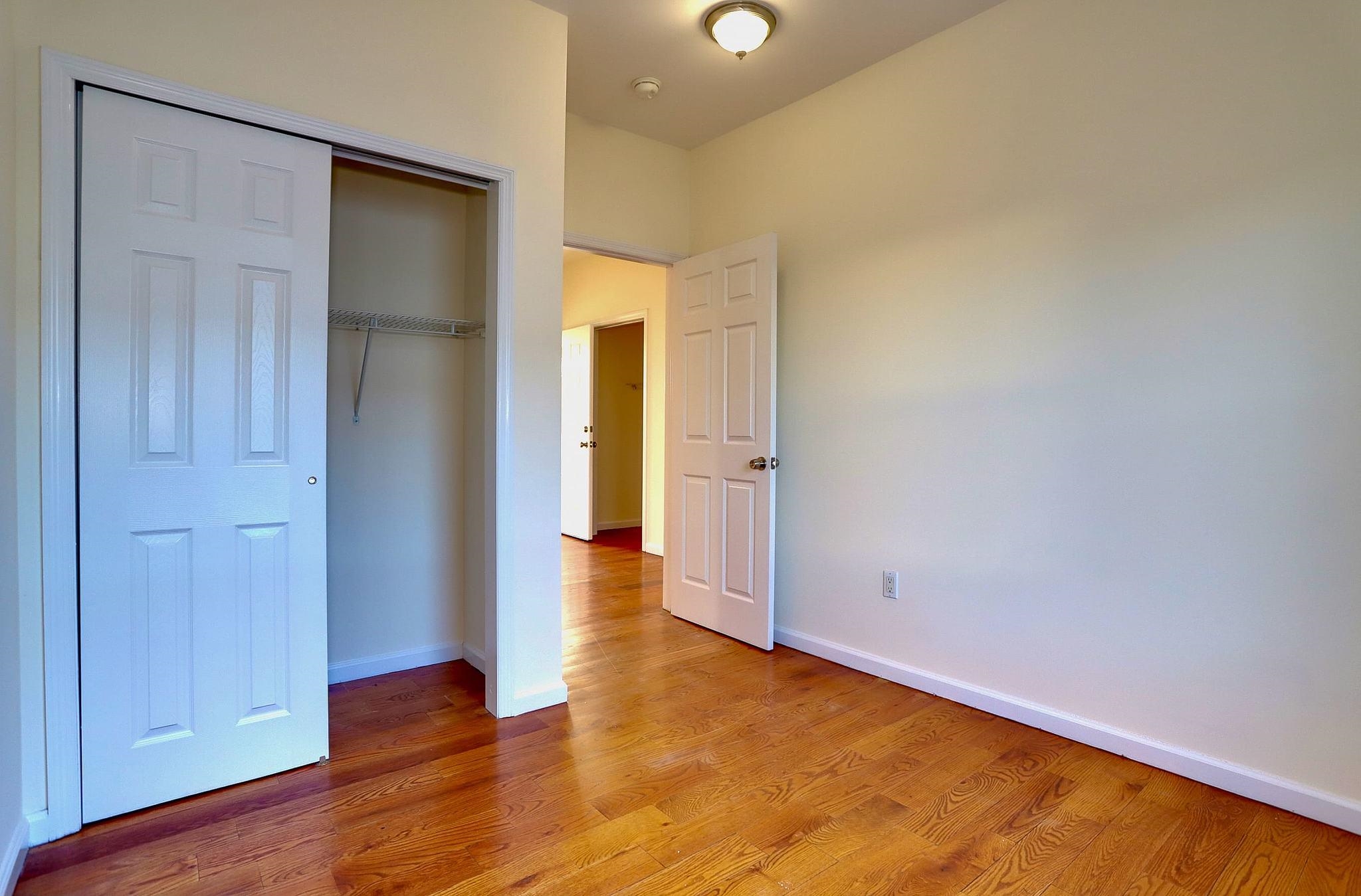 52 PATERSON ST Unit: 2