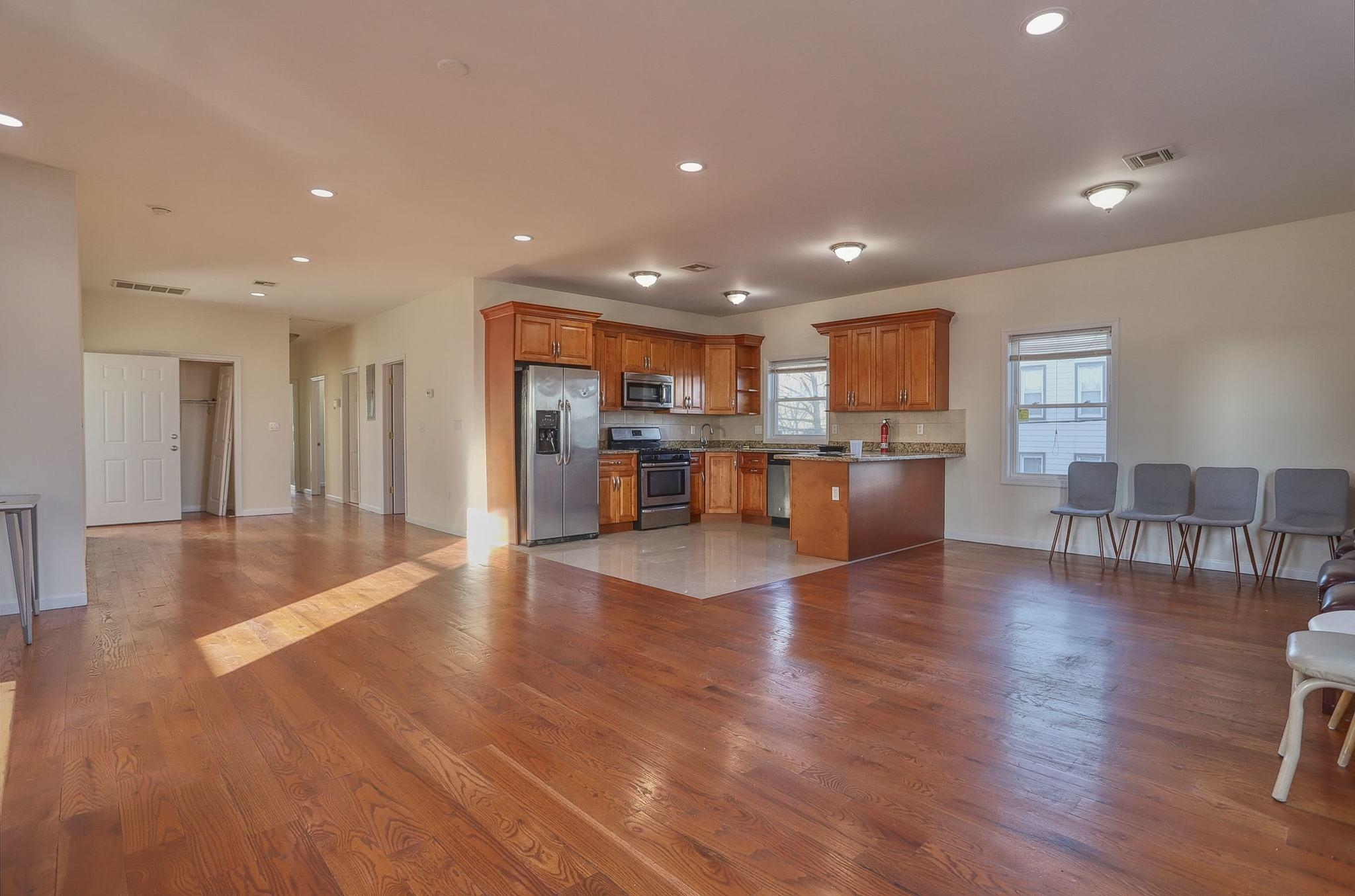 52 PATERSON ST Unit: 2