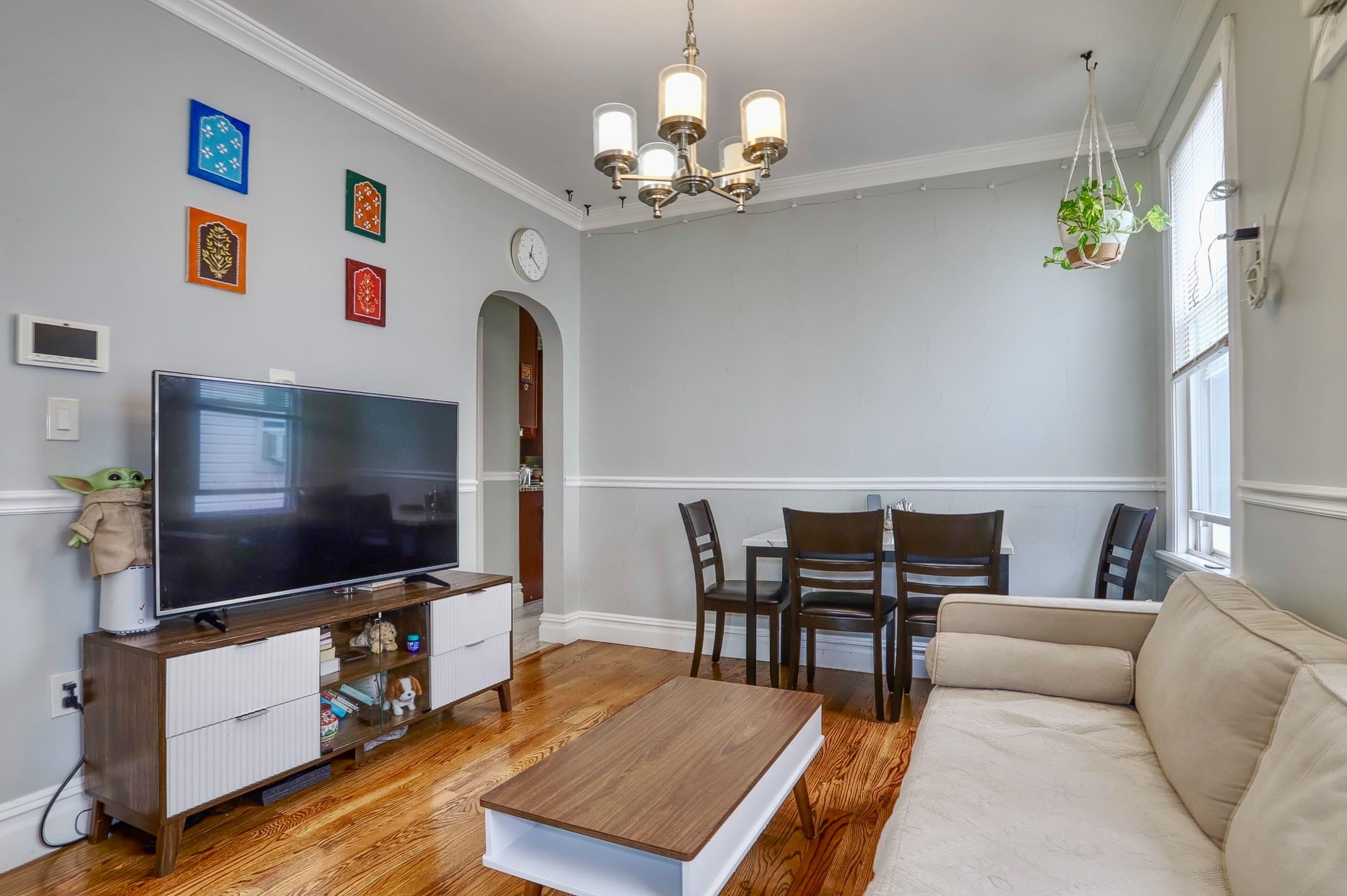 264 COLUMBIA AVE Unit: 2