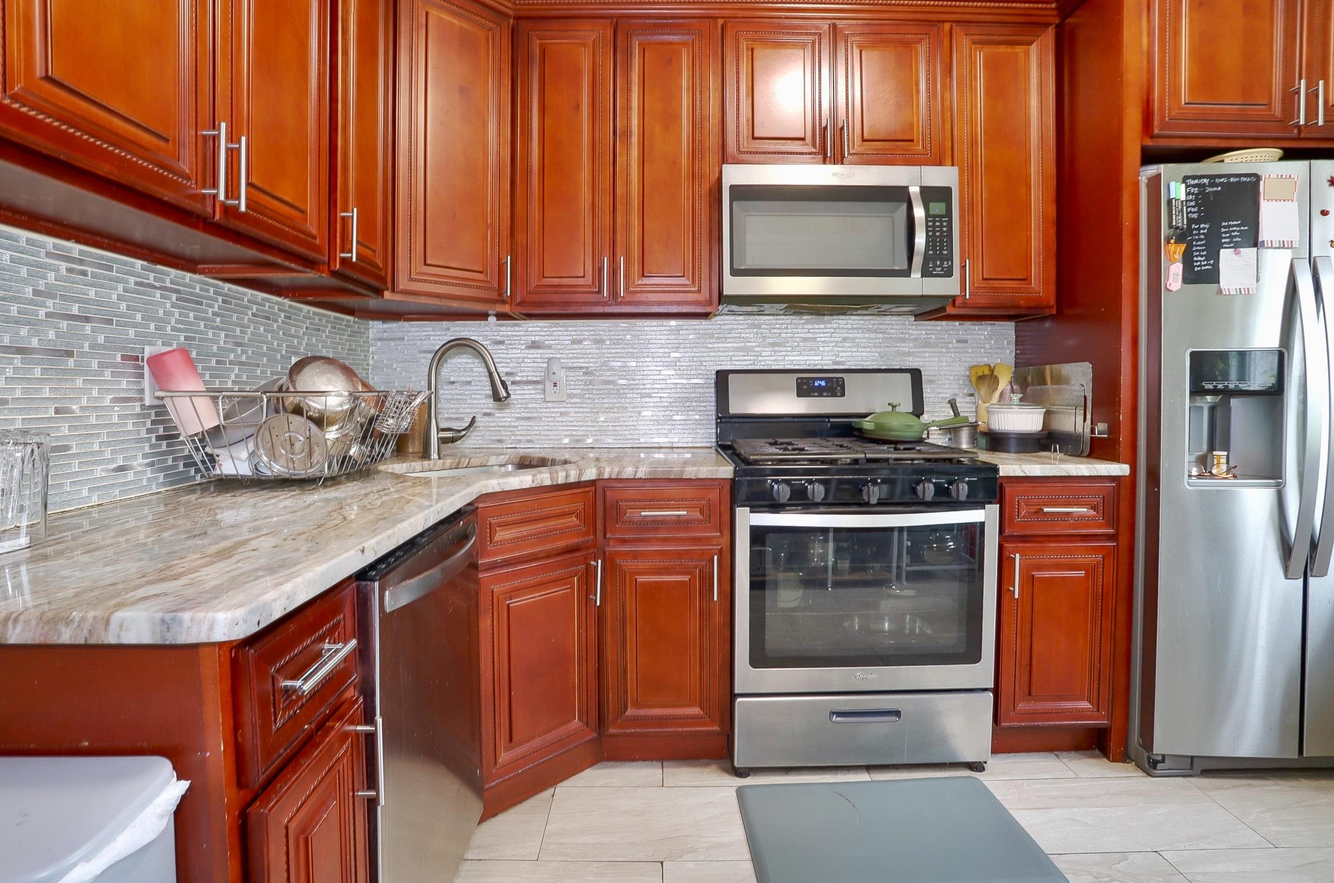 264 COLUMBIA AVE Unit: 2