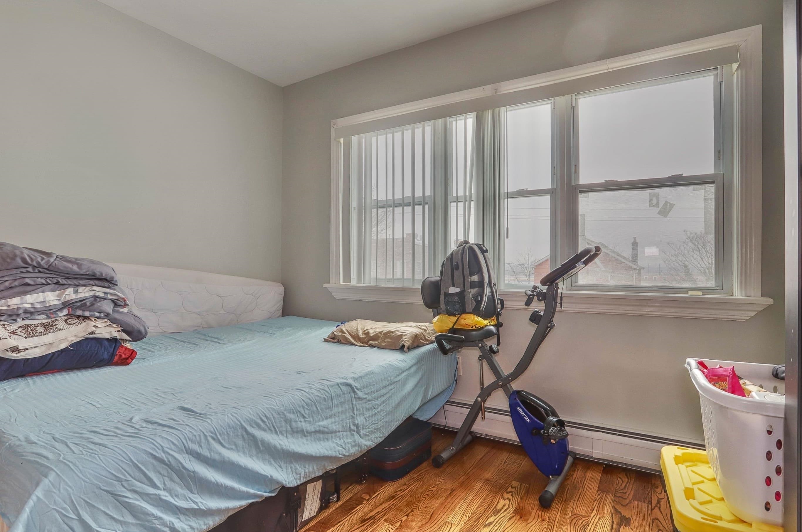 264 COLUMBIA AVE Unit: 2