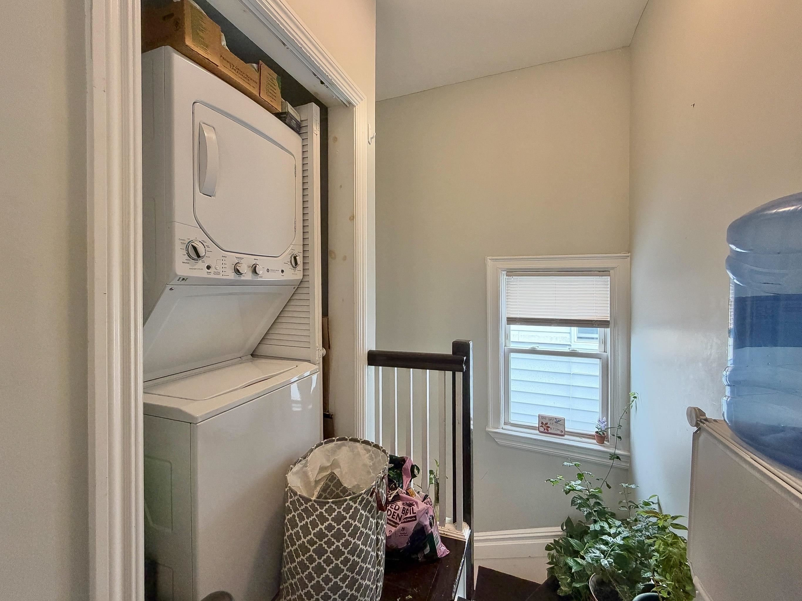264 COLUMBIA AVE Unit: 2