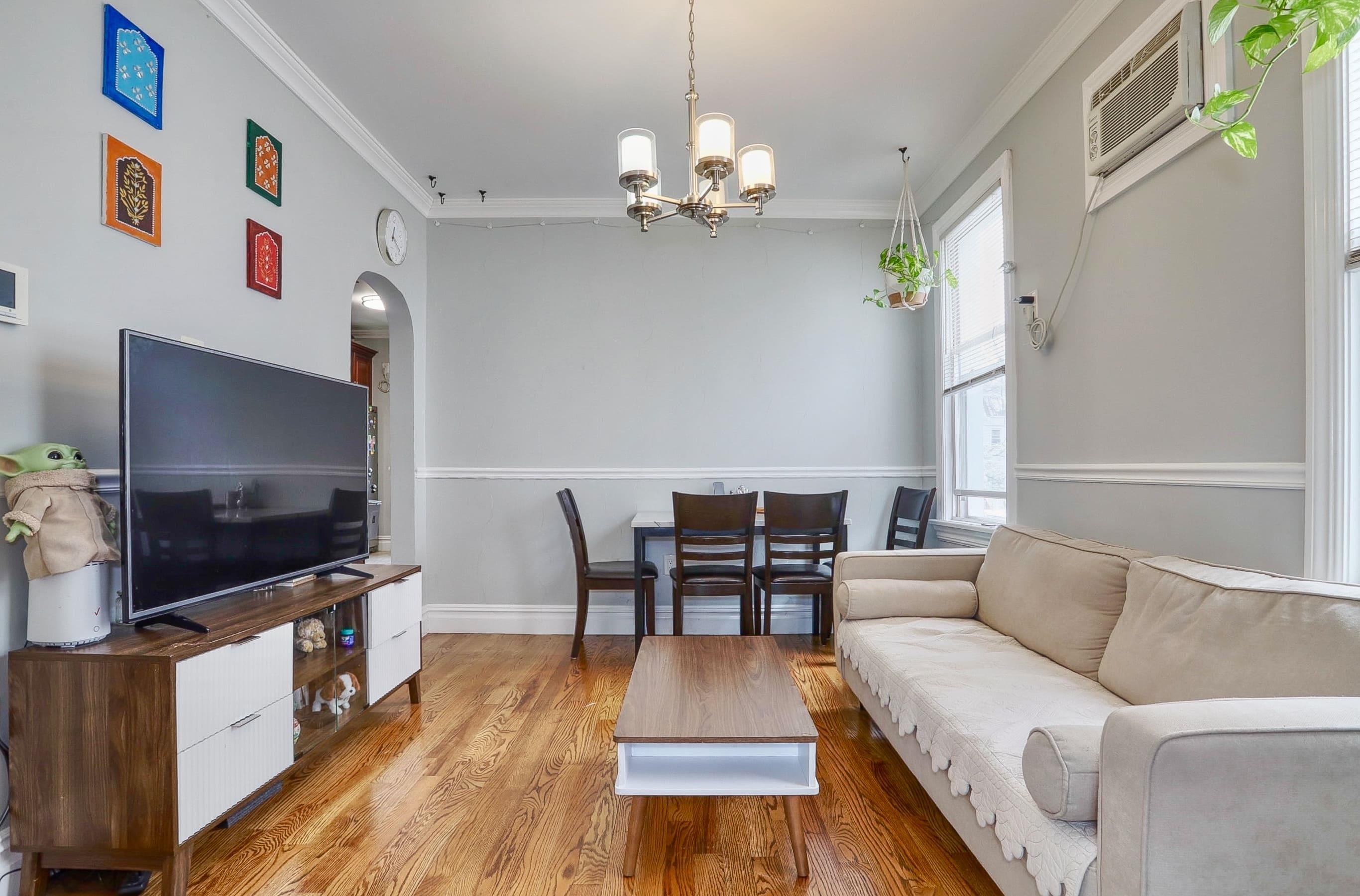 264 COLUMBIA AVE Unit: 2