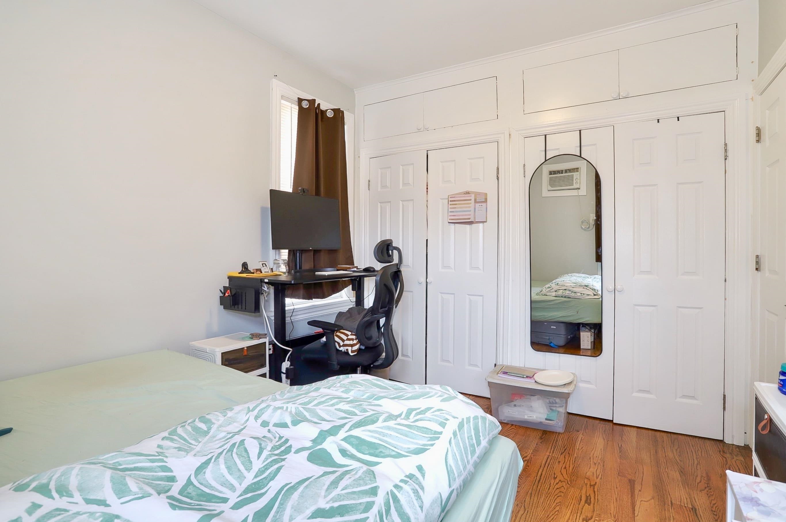 264 COLUMBIA AVE Unit: 2
