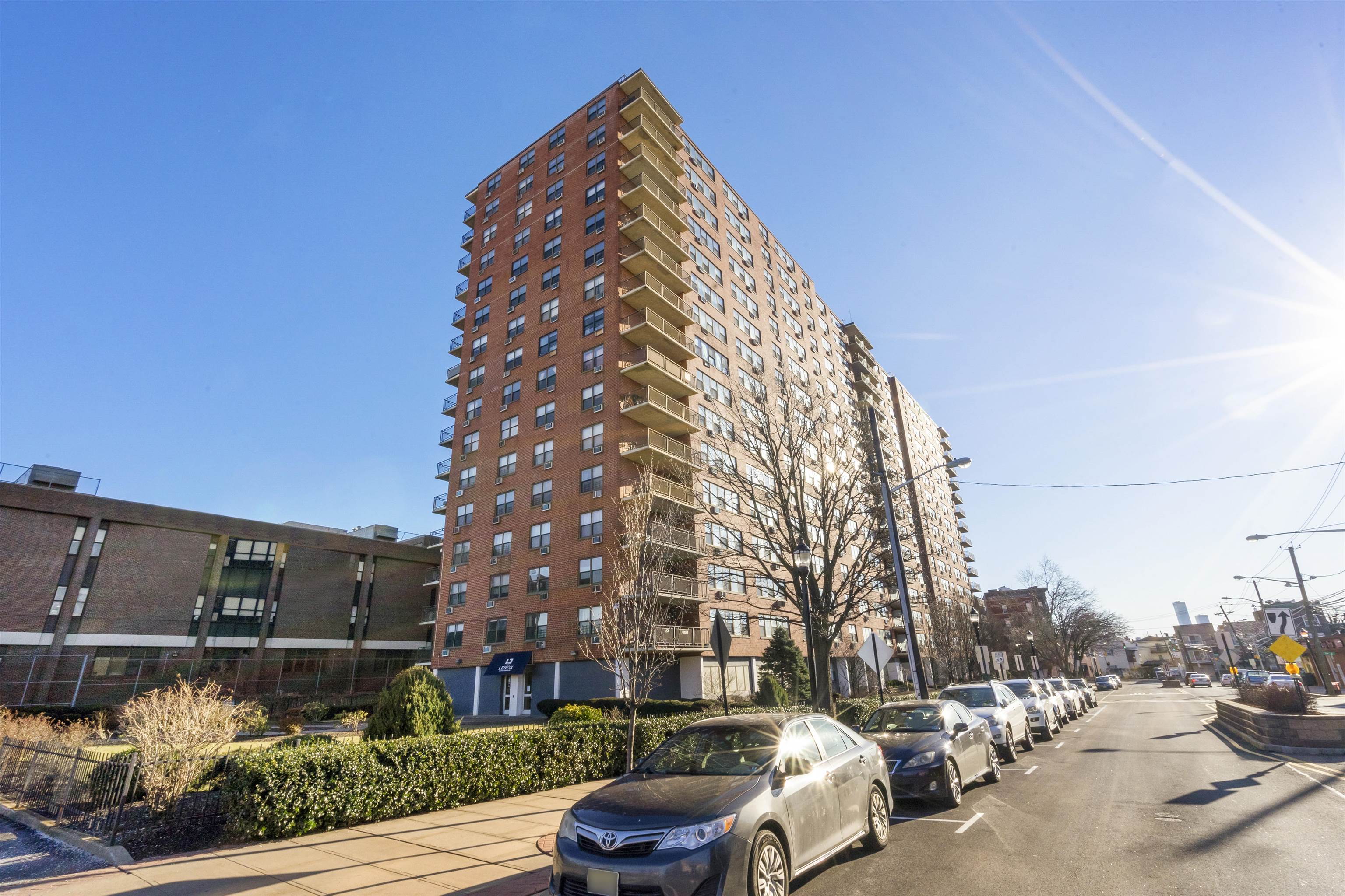 500 CENTRAL AVE Unit: 1014