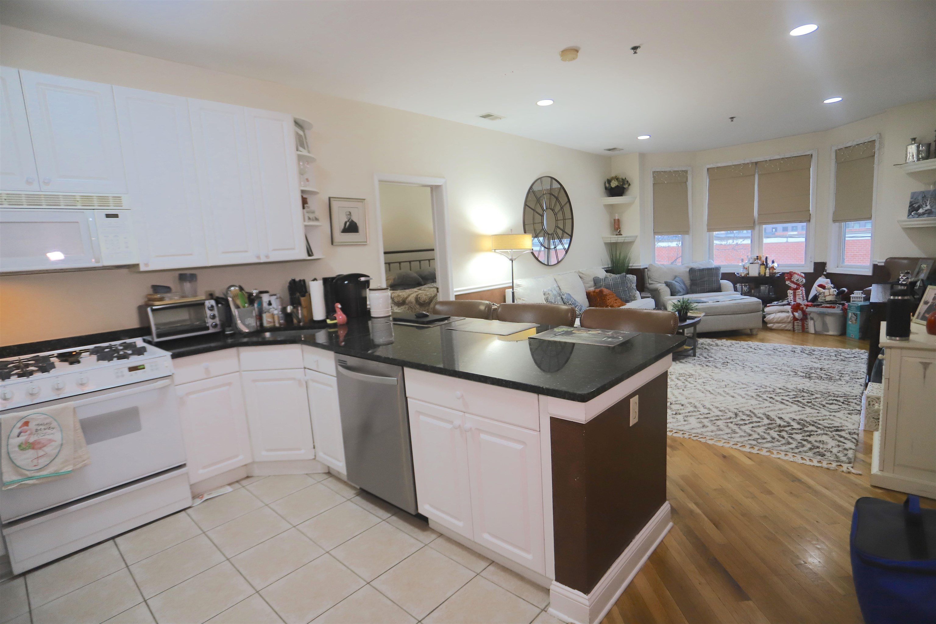 915 MADISON ST Unit: 3C
