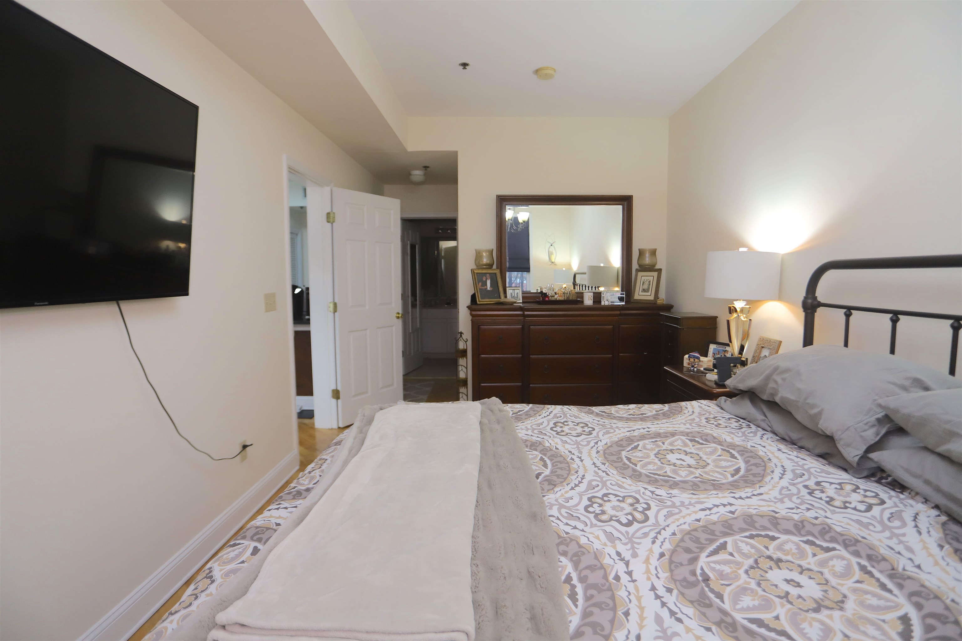 915 MADISON ST Unit: 3C