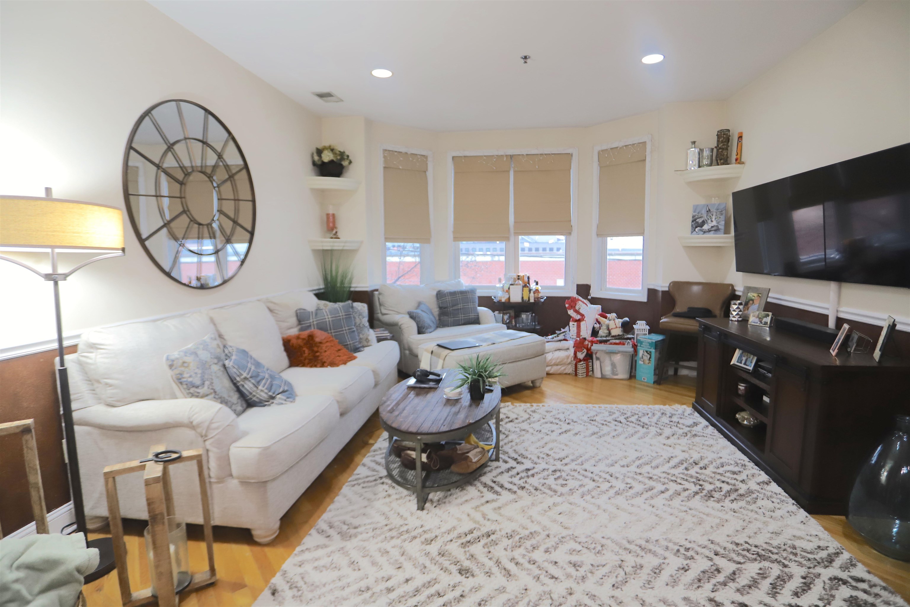 915 MADISON ST Unit: 3C