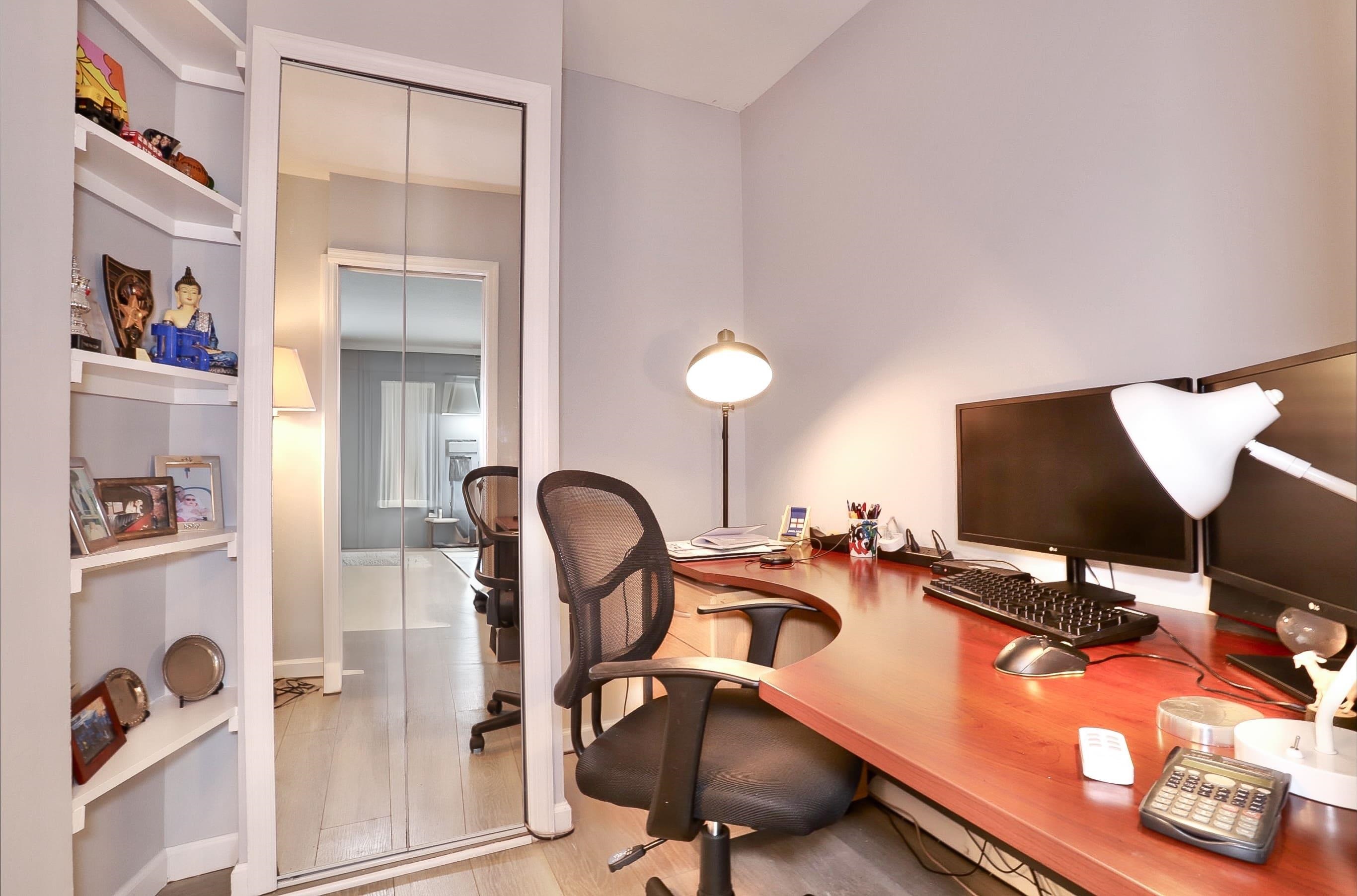 100 MANHATTAN AVE Unit: 402