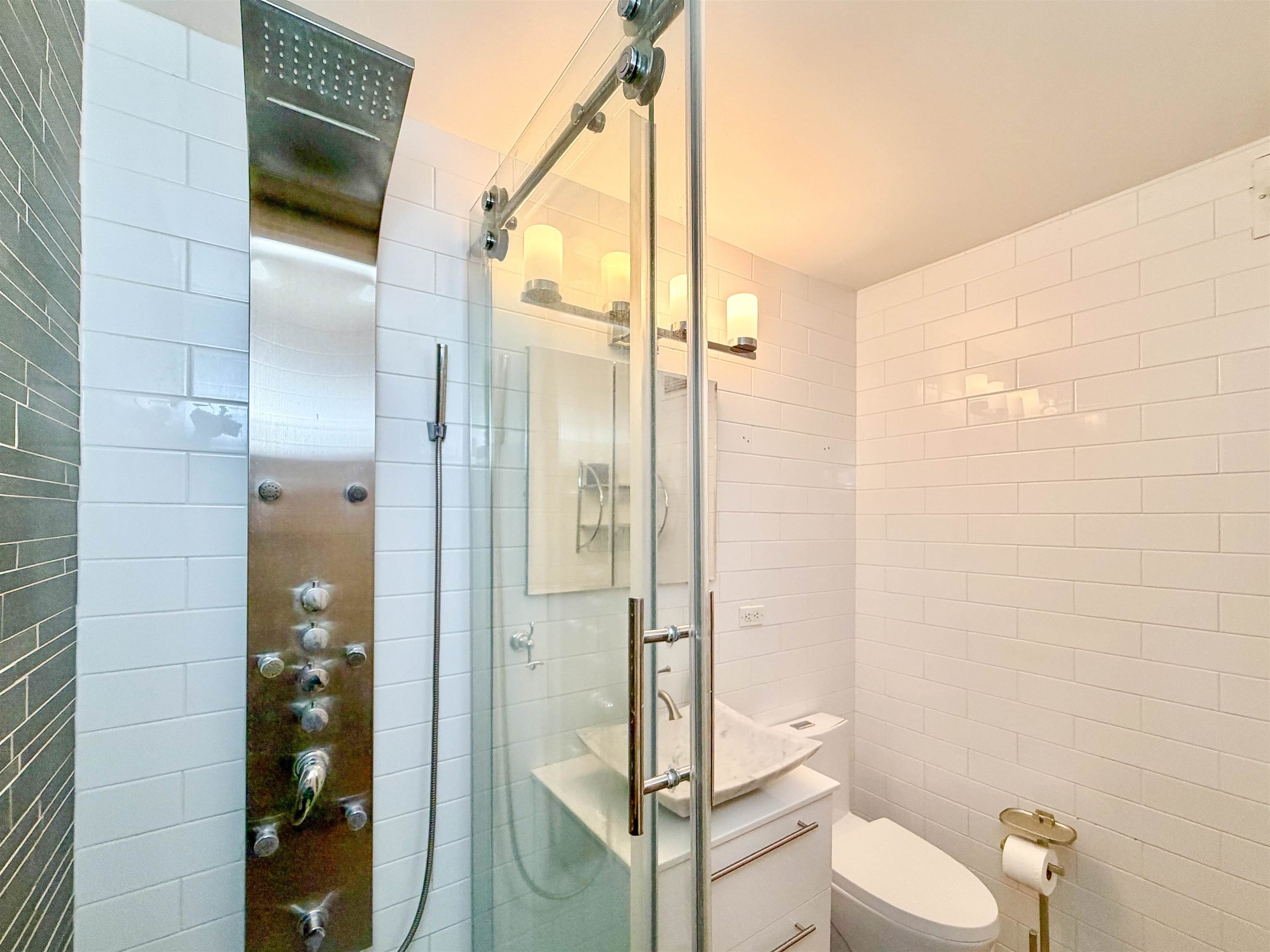 100 MANHATTAN AVE Unit: 402