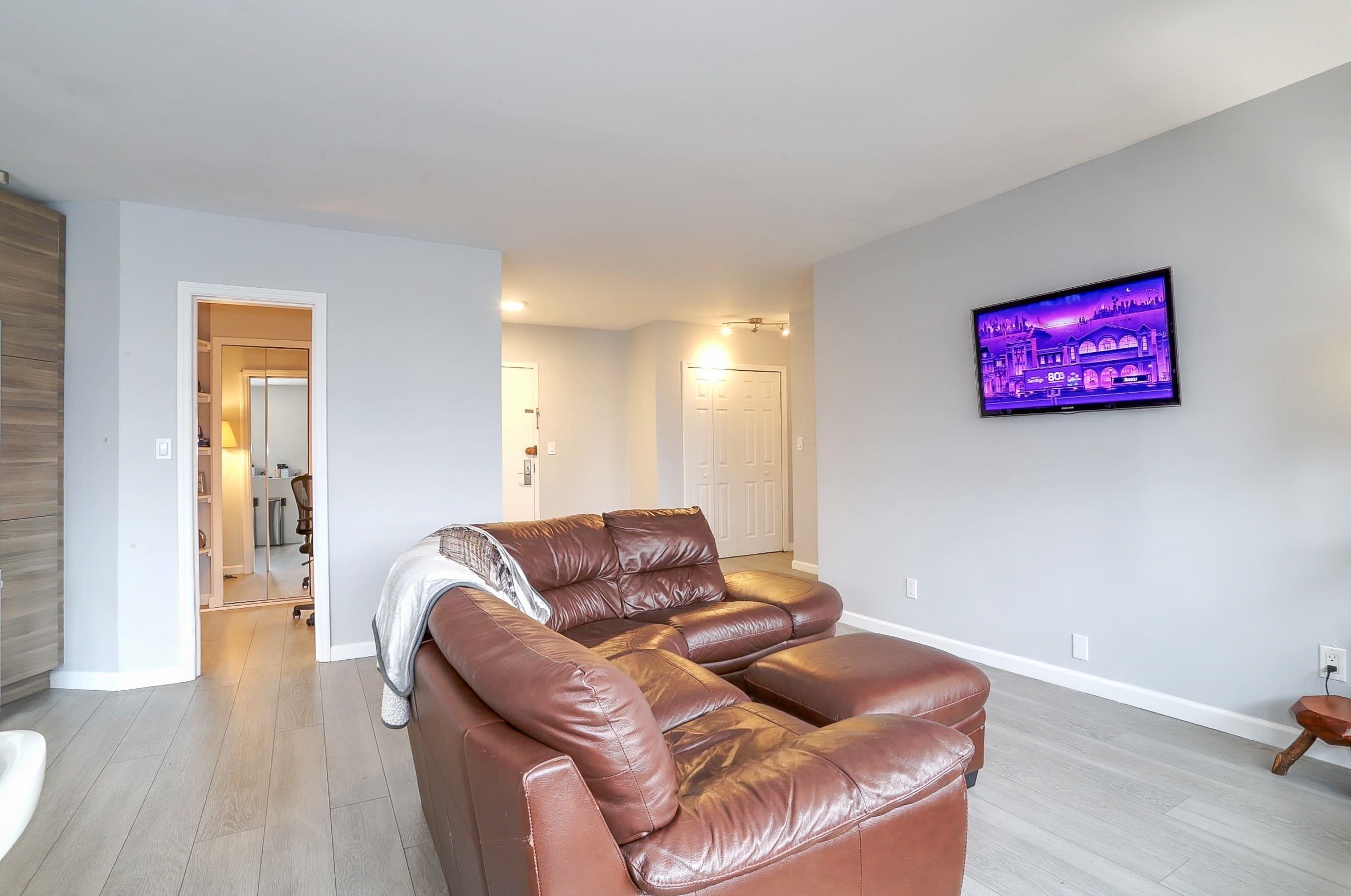 100 MANHATTAN AVE Unit: 402