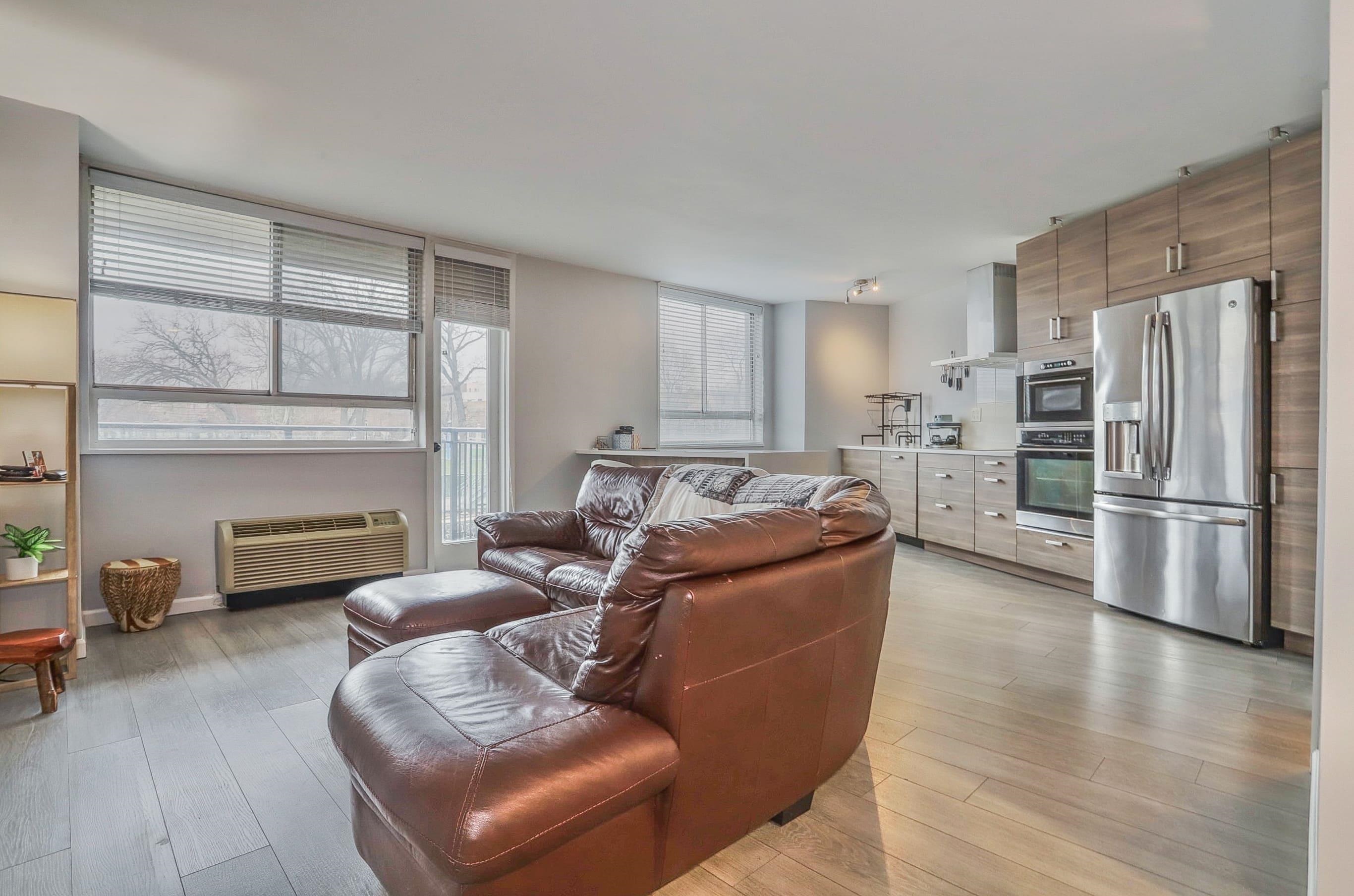 100 MANHATTAN AVE Unit: 402