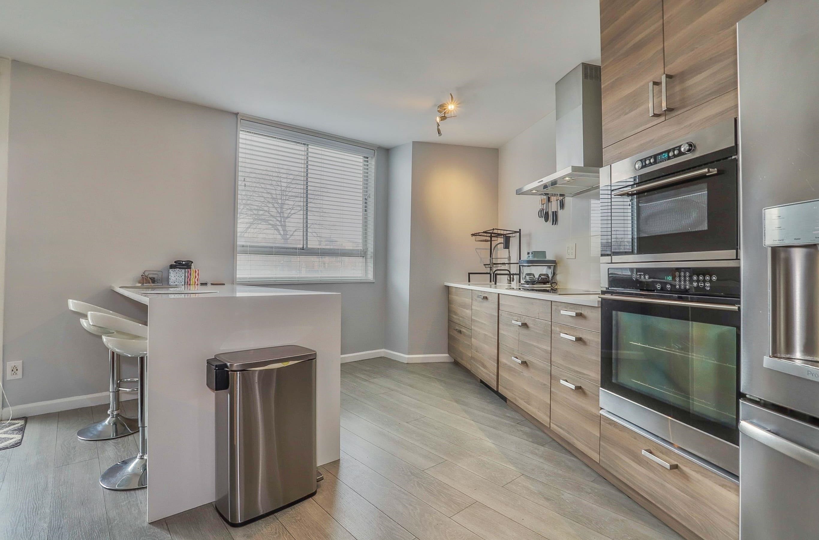 100 MANHATTAN AVE Unit: 402