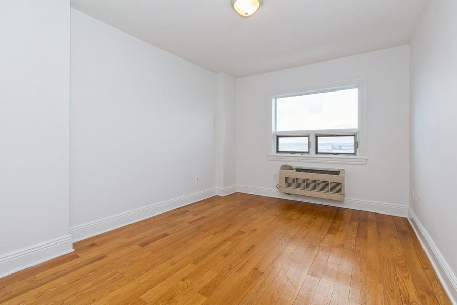809-815 22ND ST Unit: 704