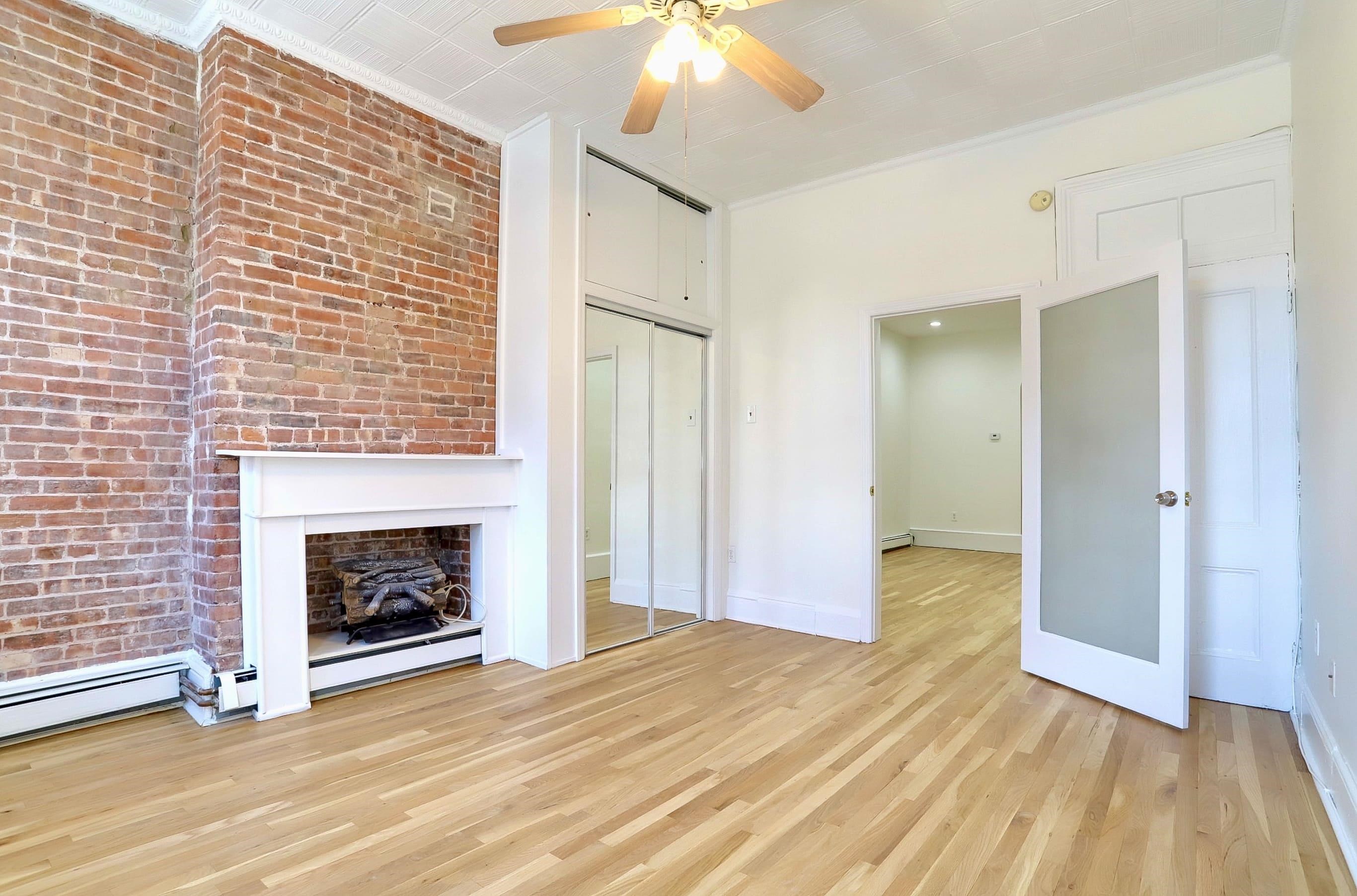 402 GRAND ST Unit: 202
