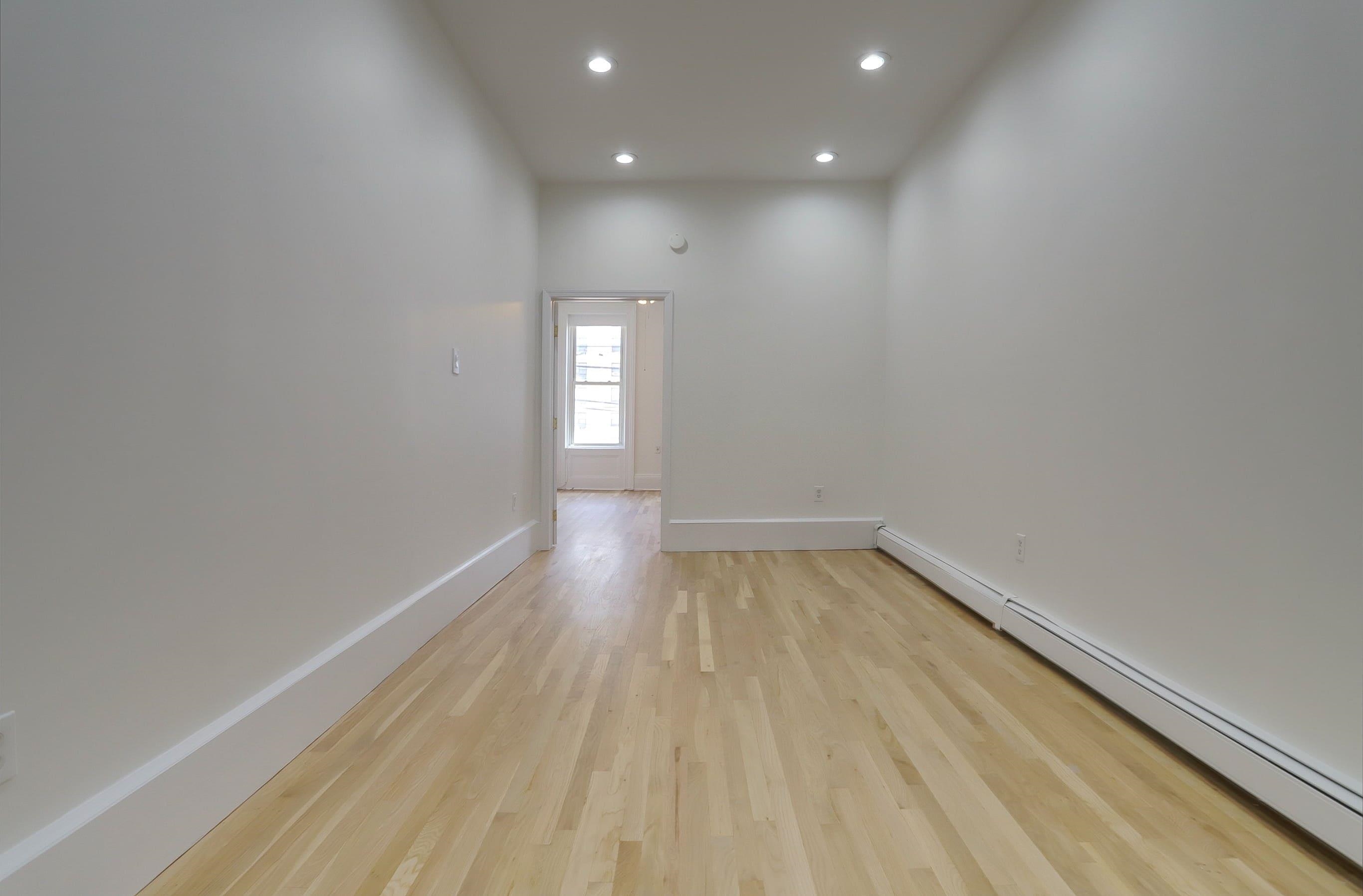 402 GRAND ST Unit: 202