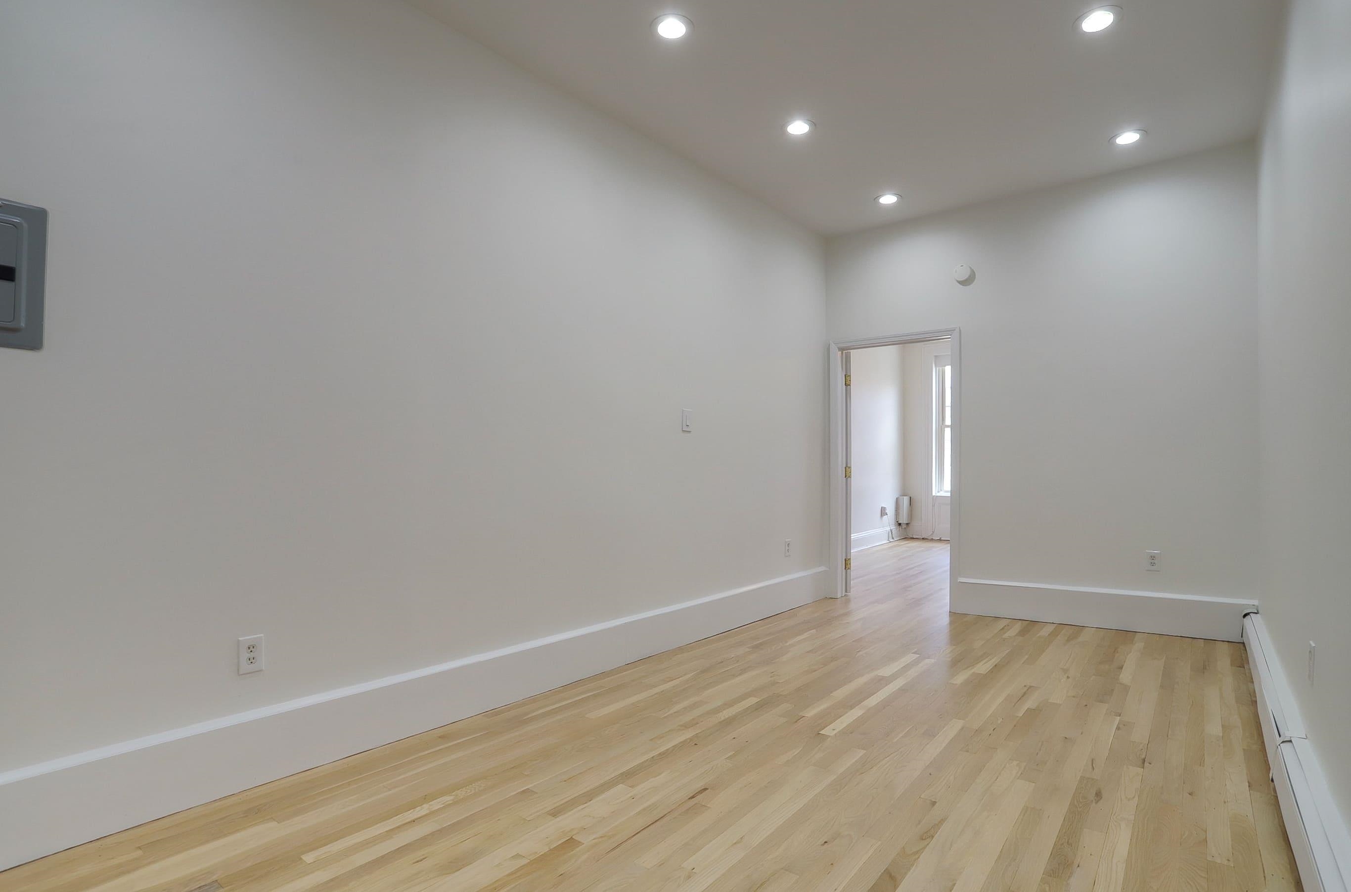 402 GRAND ST Unit: 202