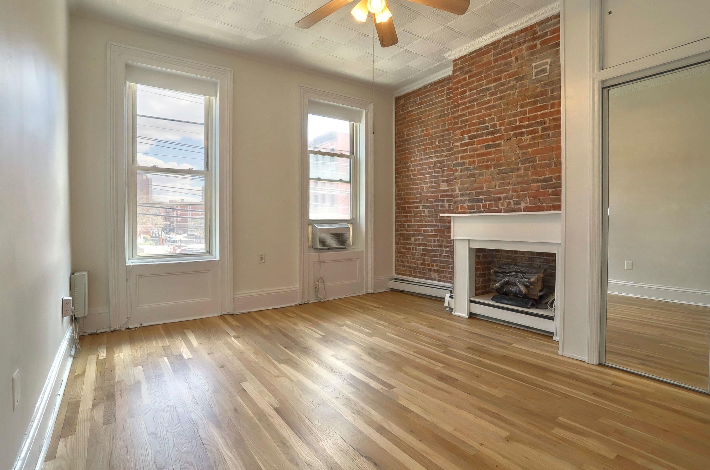 402 GRAND ST Unit: 202