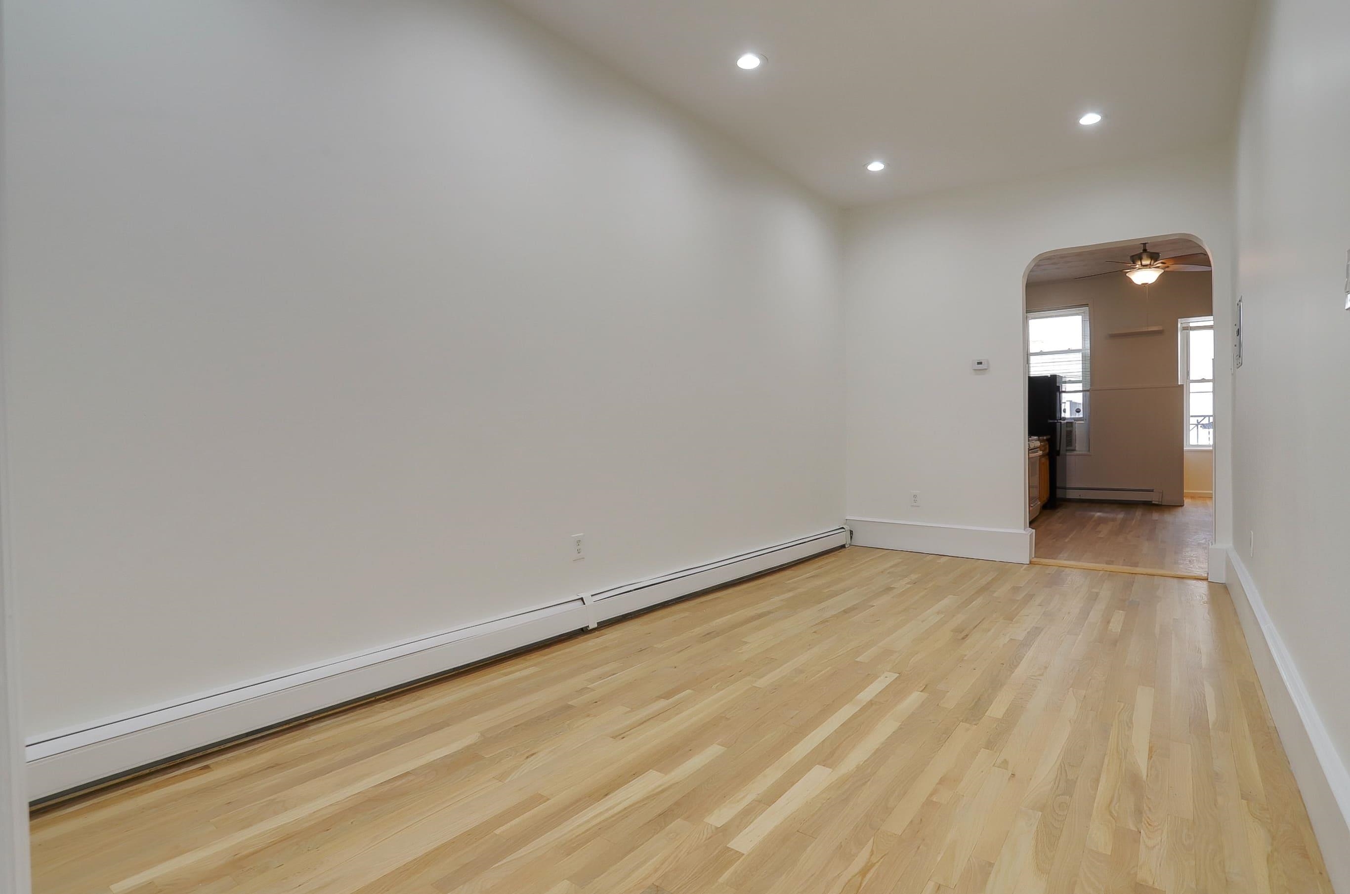 402 GRAND ST Unit: 202