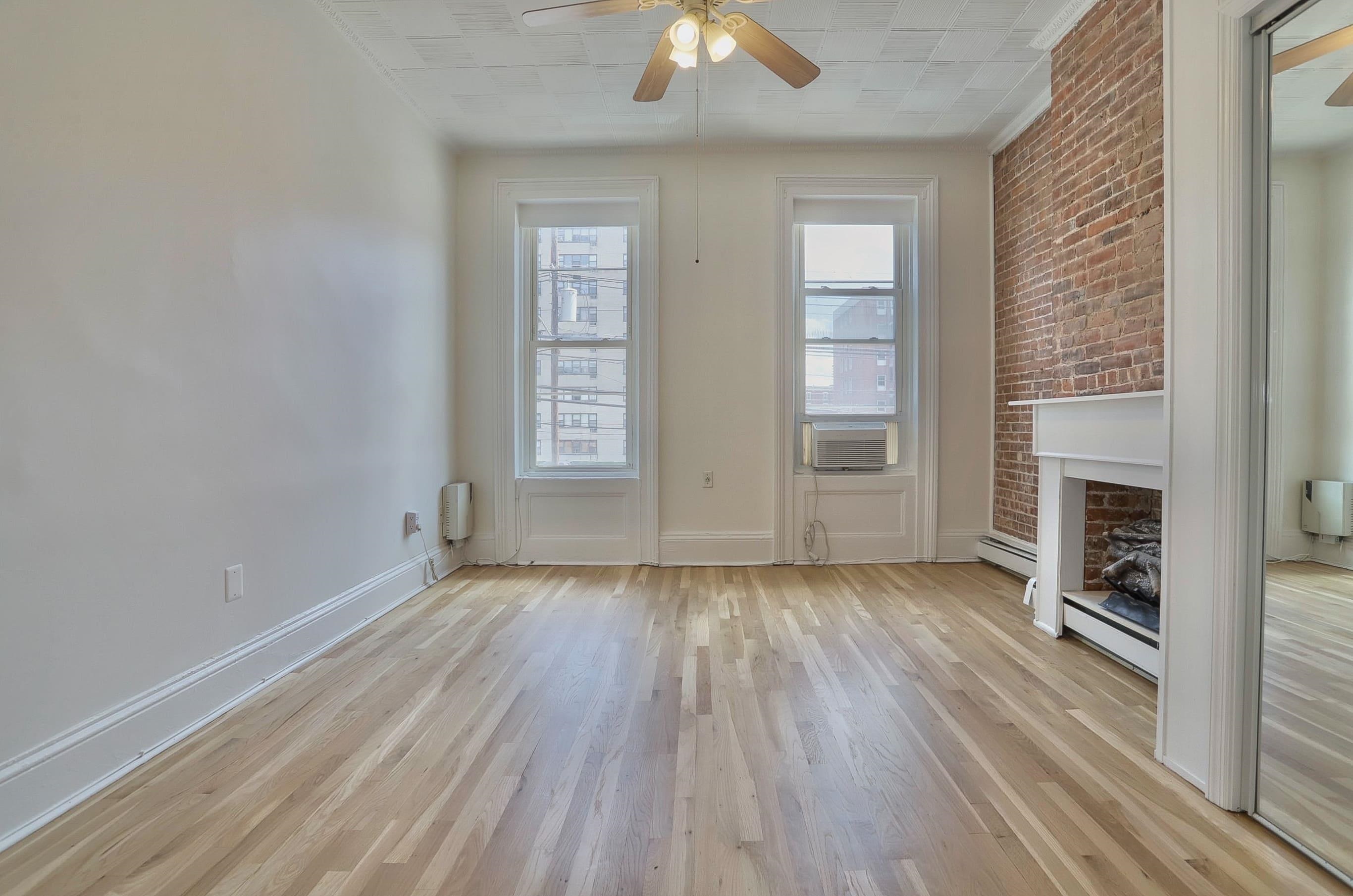 402 GRAND ST Unit: 202