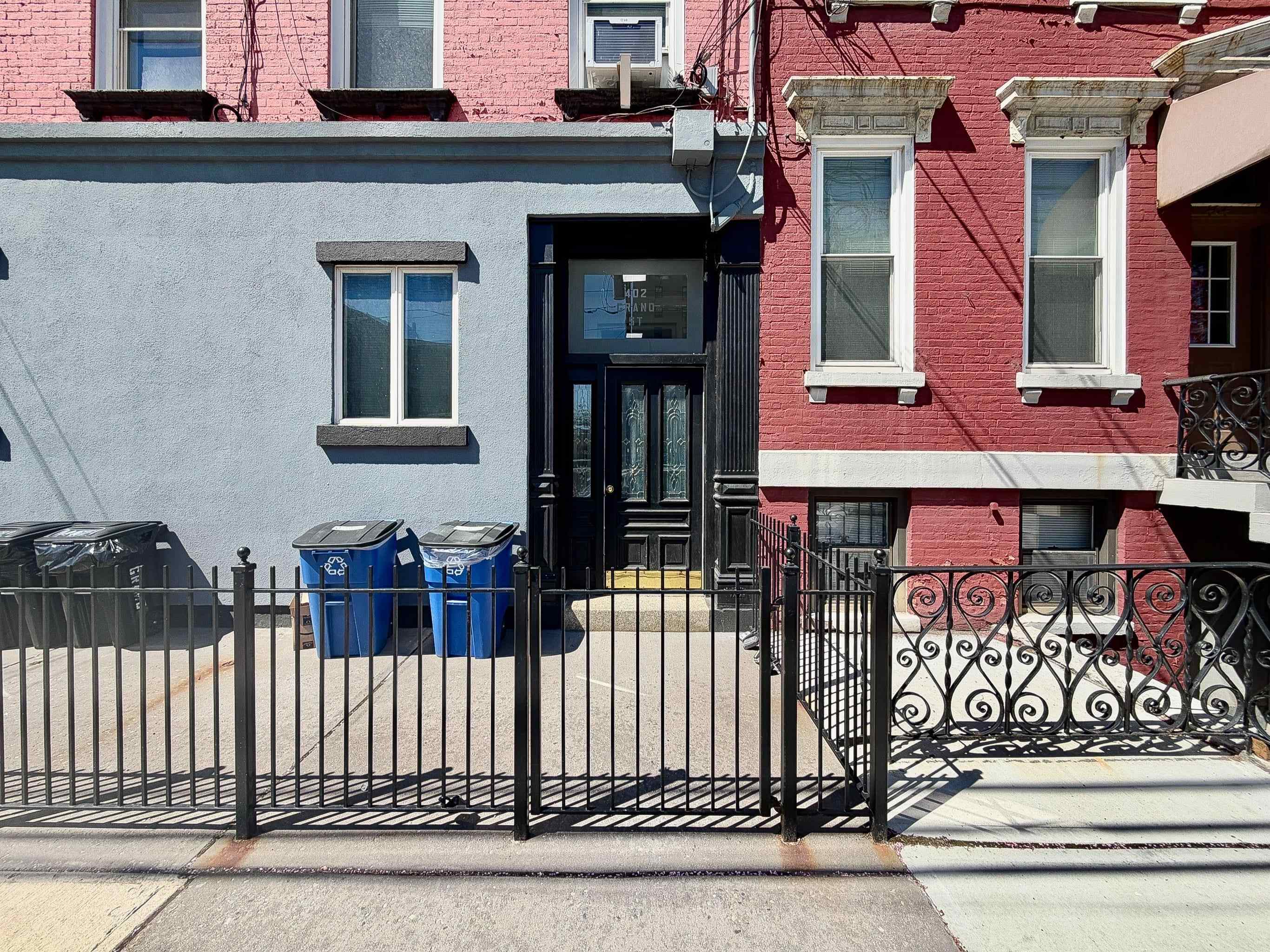 402 GRAND ST Unit: 202