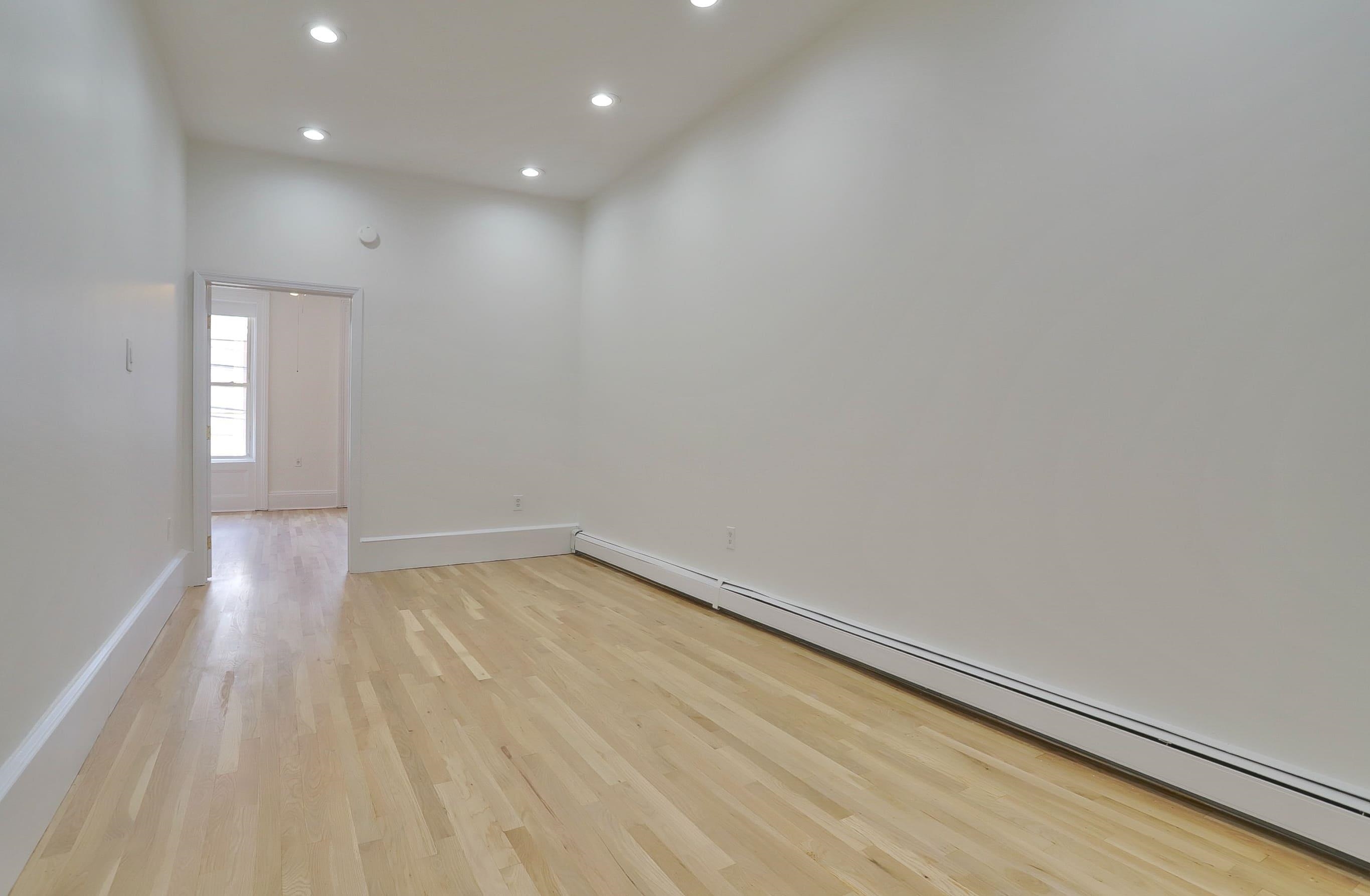 402 GRAND ST Unit: 202