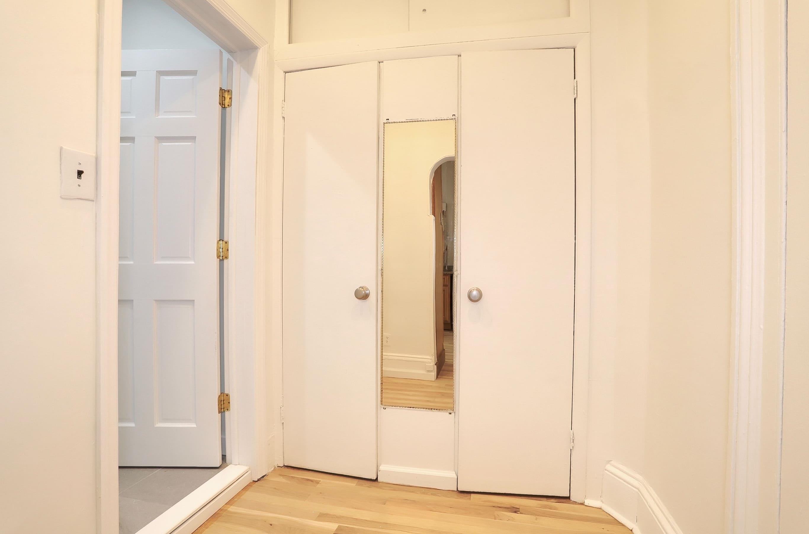 402 GRAND ST Unit: 202