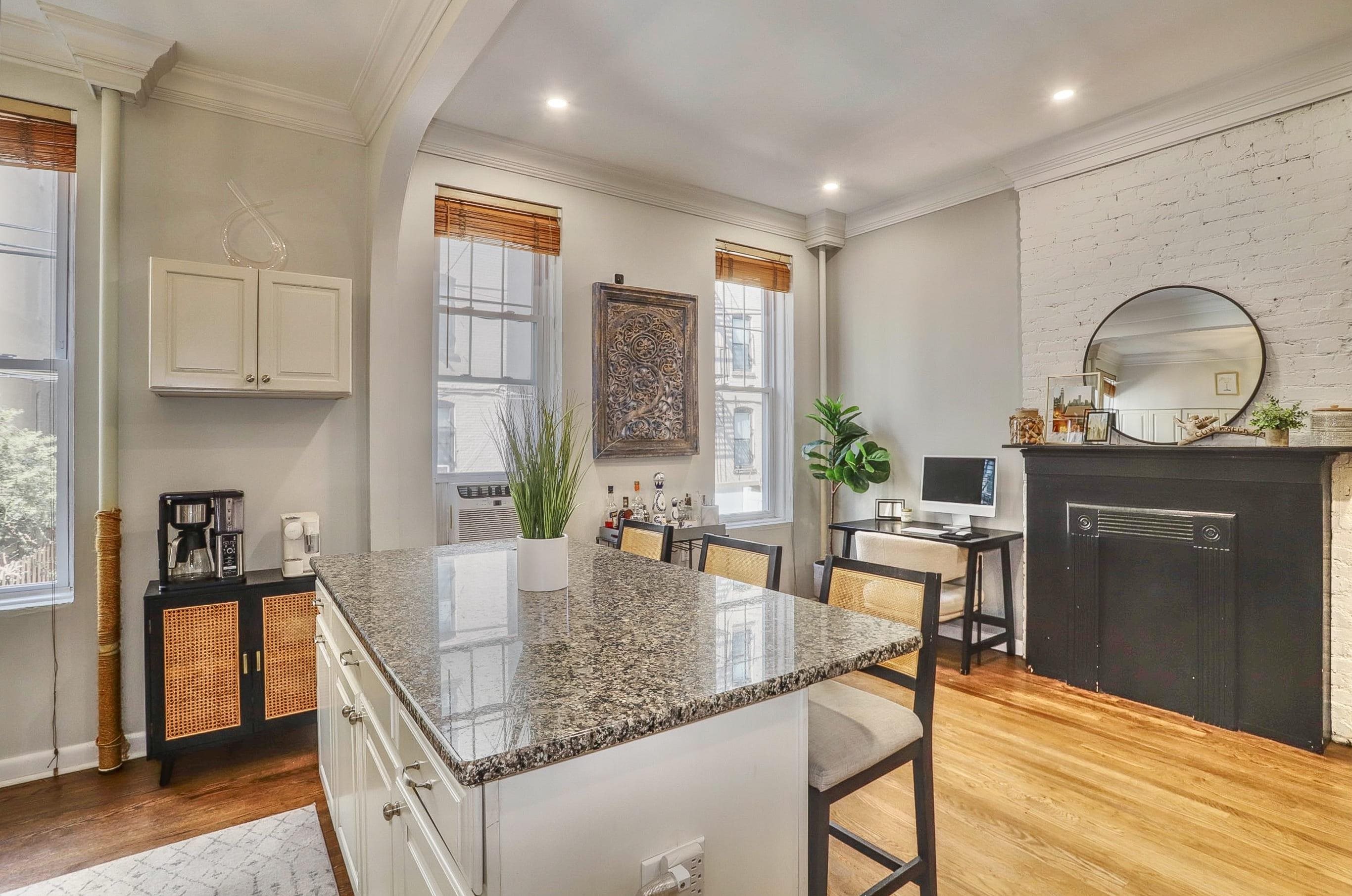 1226 PARK AVE Unit: 2