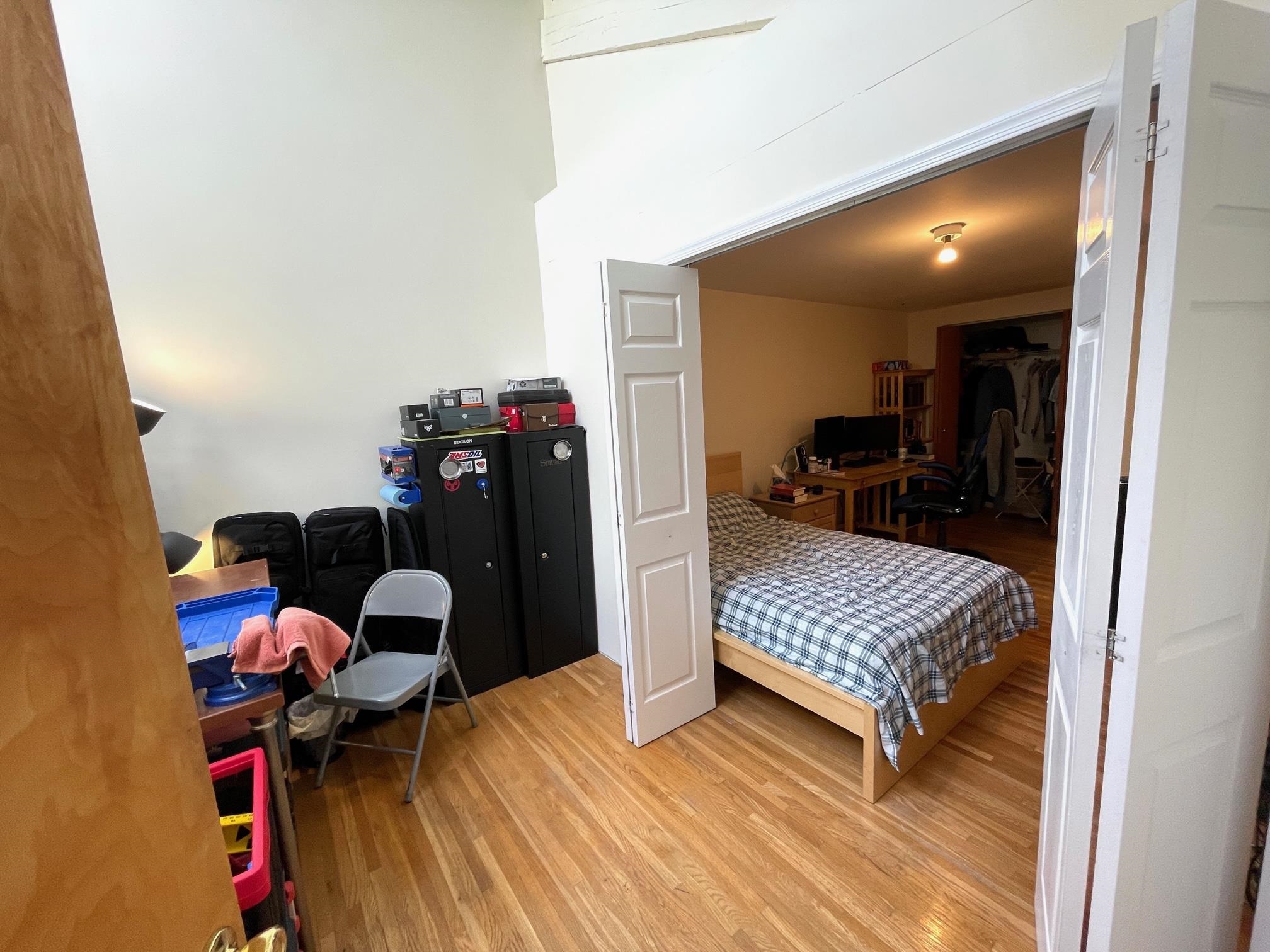 450 7TH ST Unit: 4G