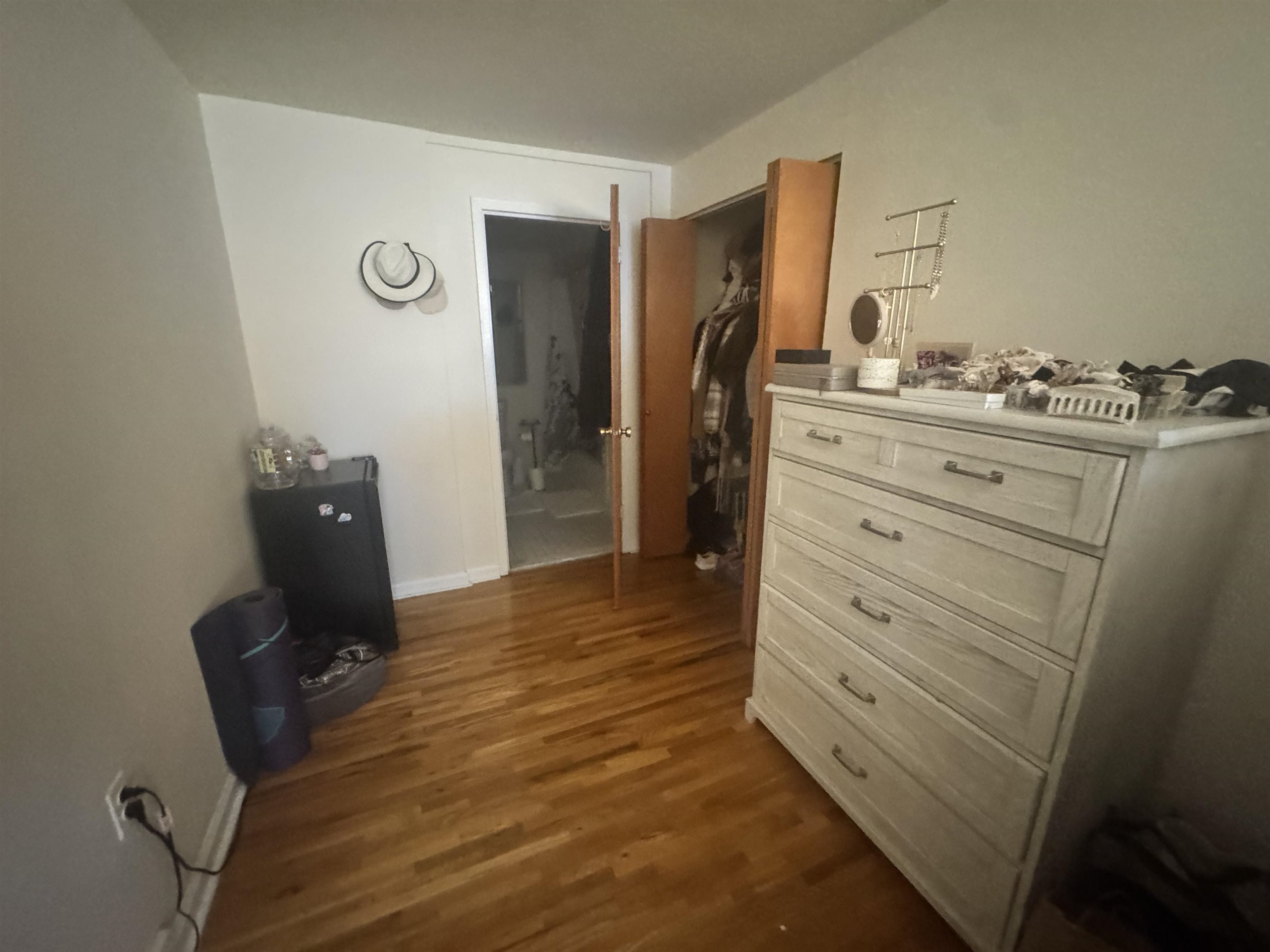 450 7TH ST Unit: 4G