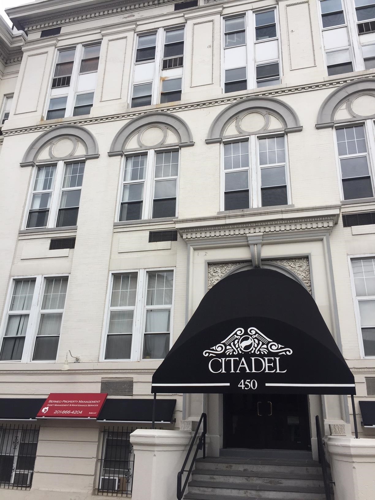 450 7TH ST Unit: 4G