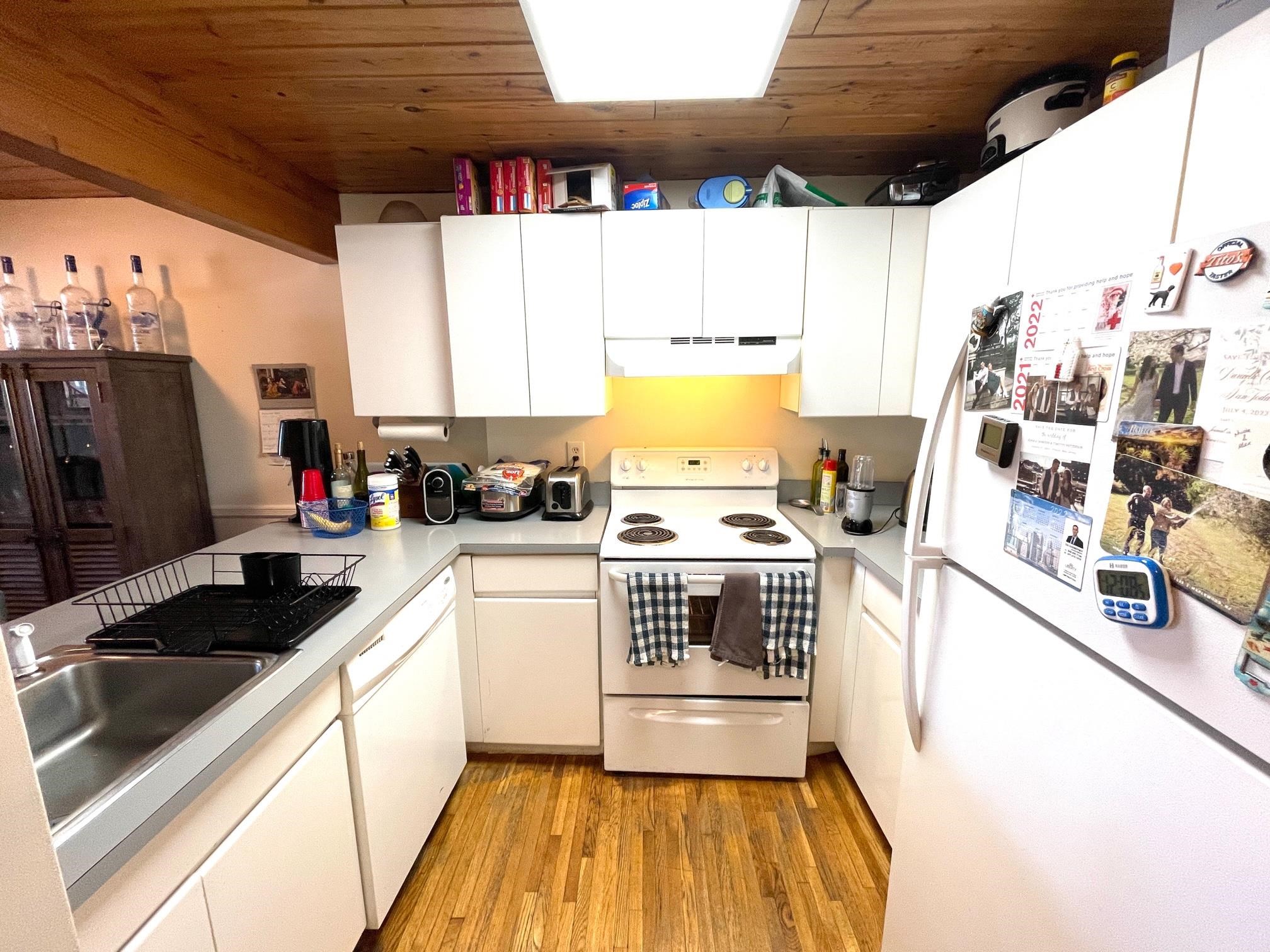 450 7TH ST Unit: 4G