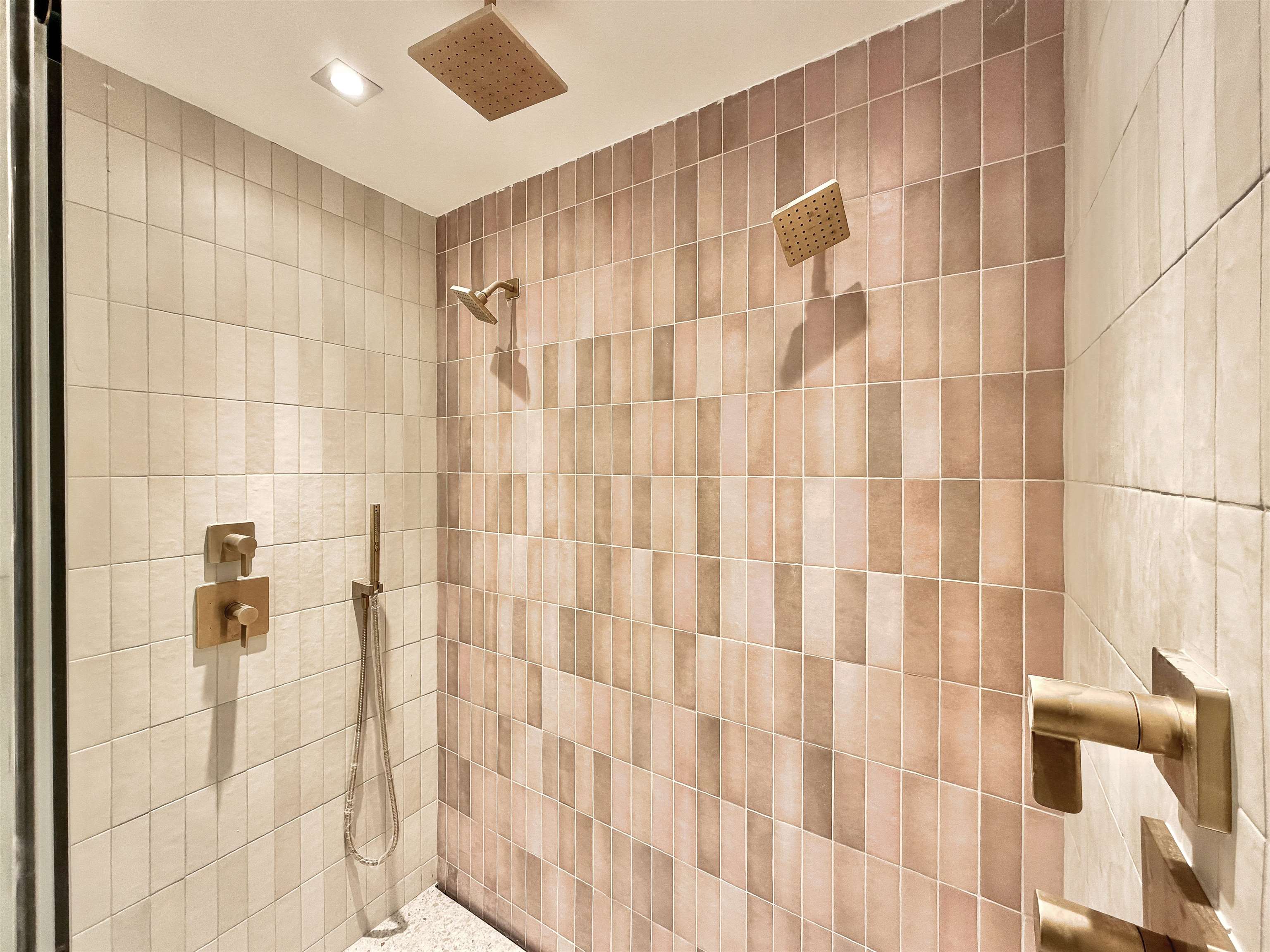 87 JEFFERSON ST Unit: 2