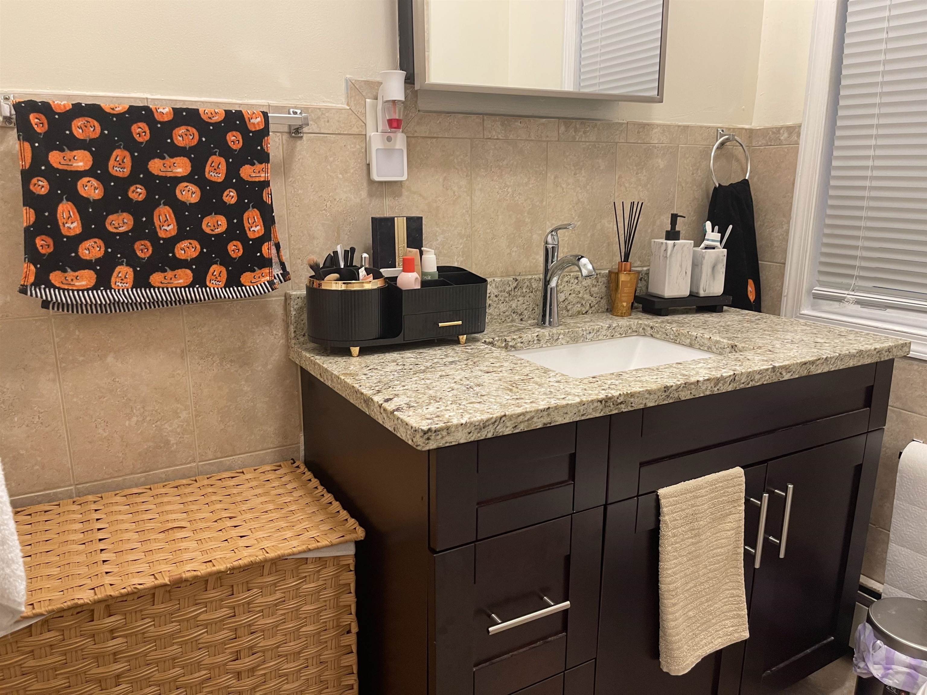 32 BEACON AVE Unit: 3