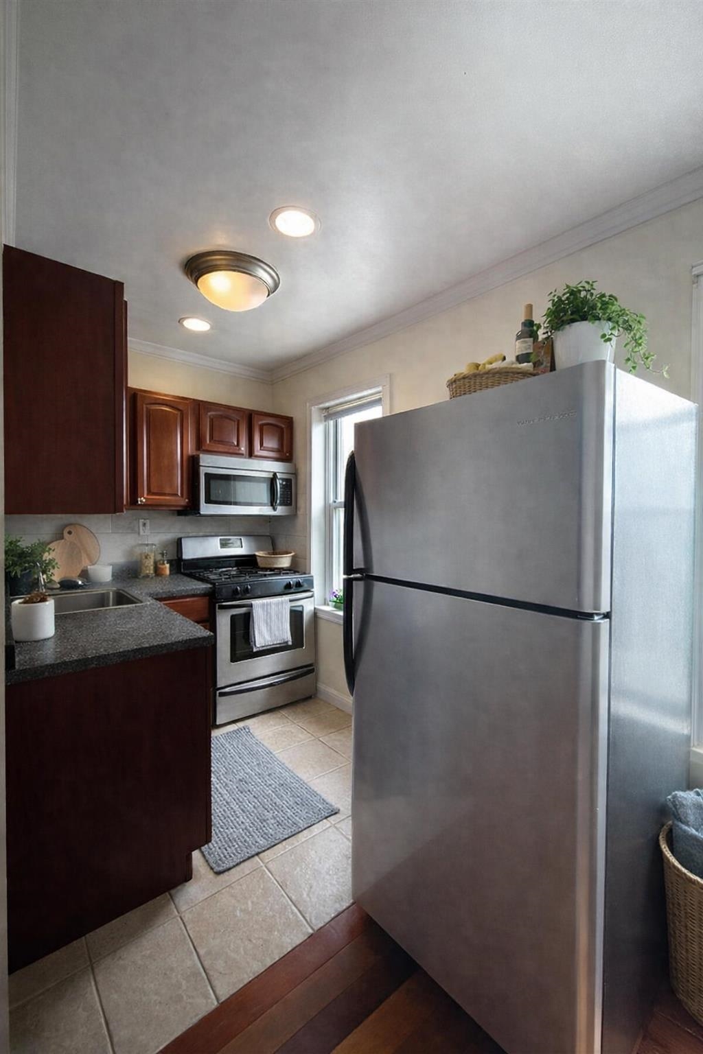 32 BEACON AVE Unit: 3