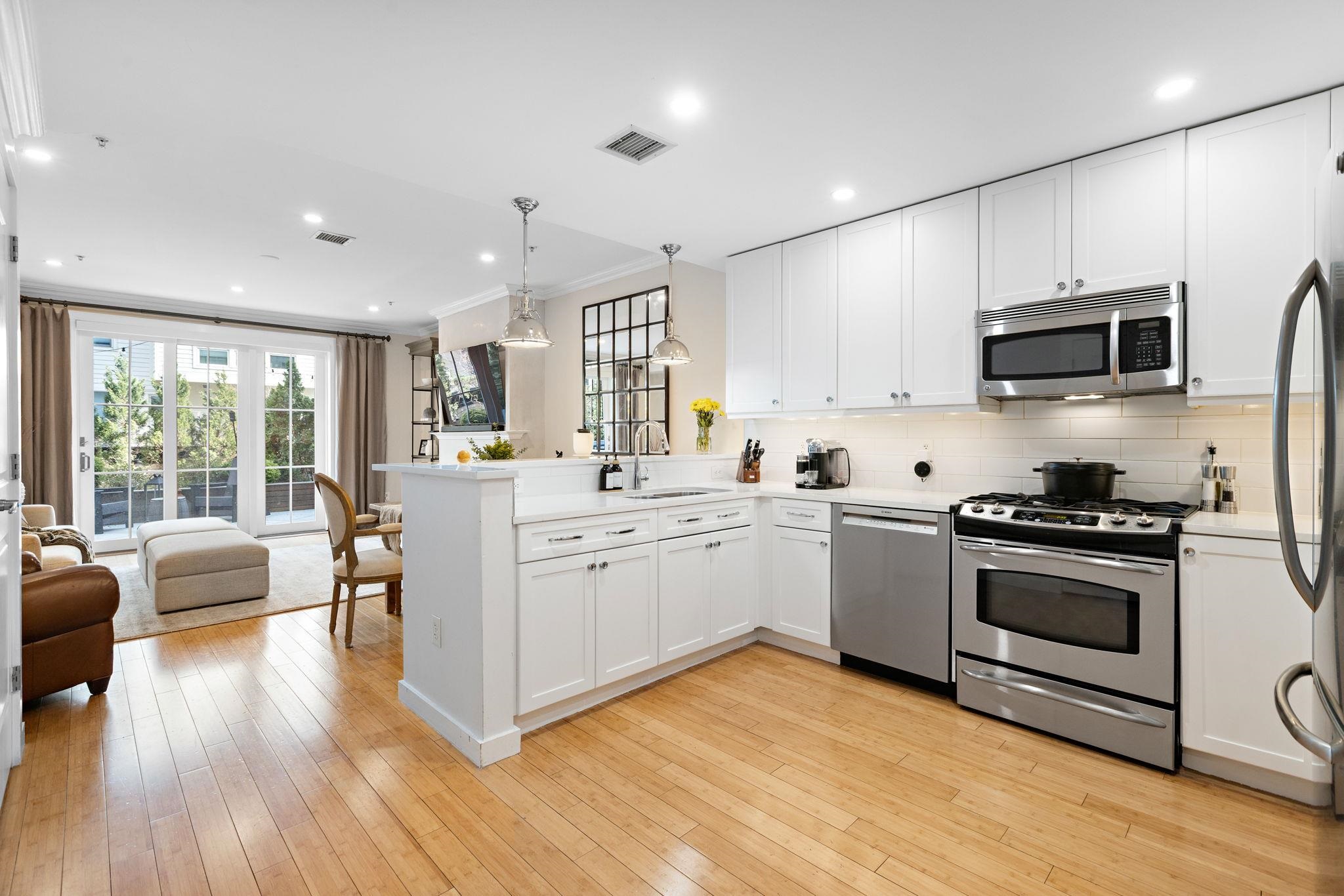 1325 ADAMS ST Unit: 201