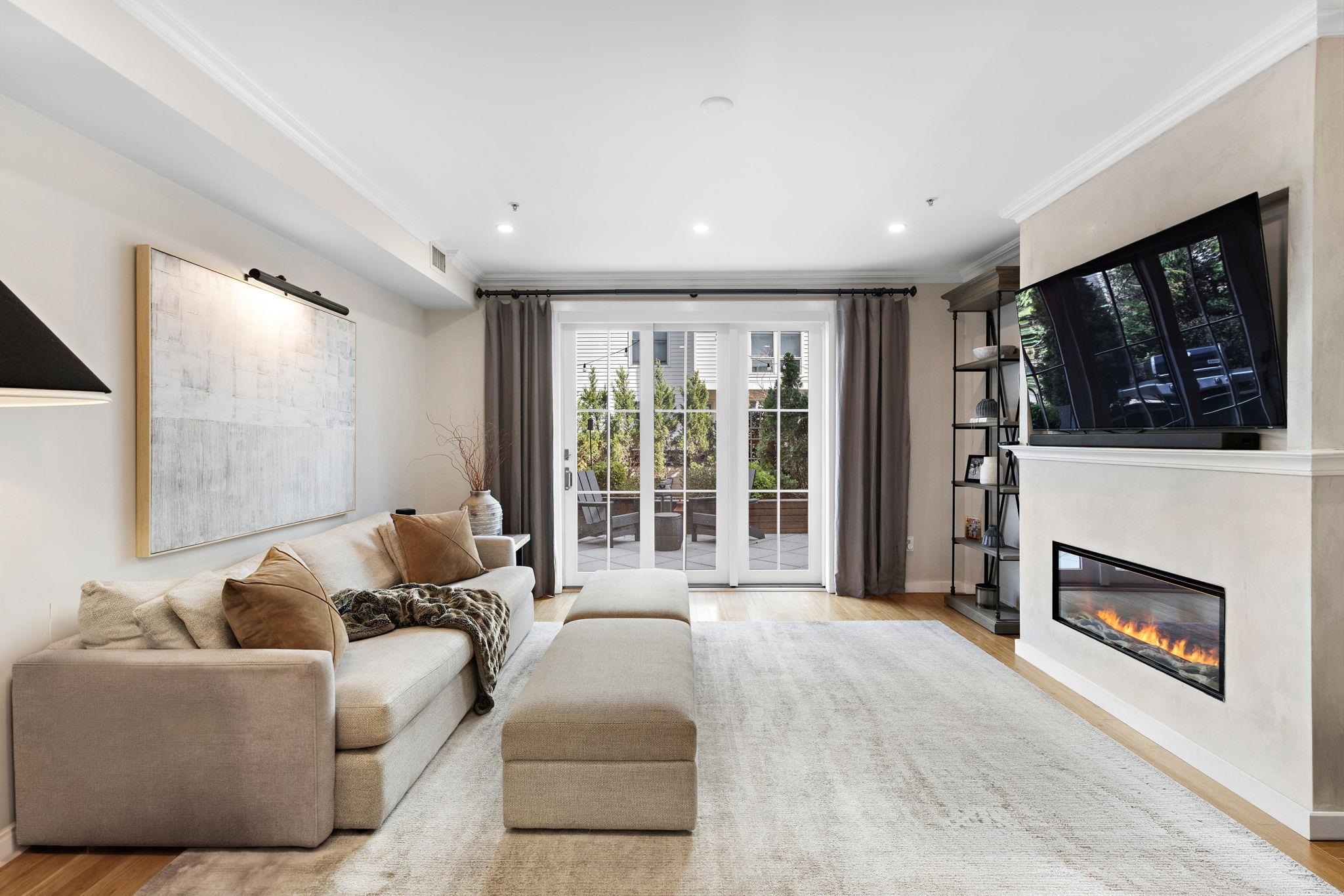 1325 ADAMS ST Unit: 201