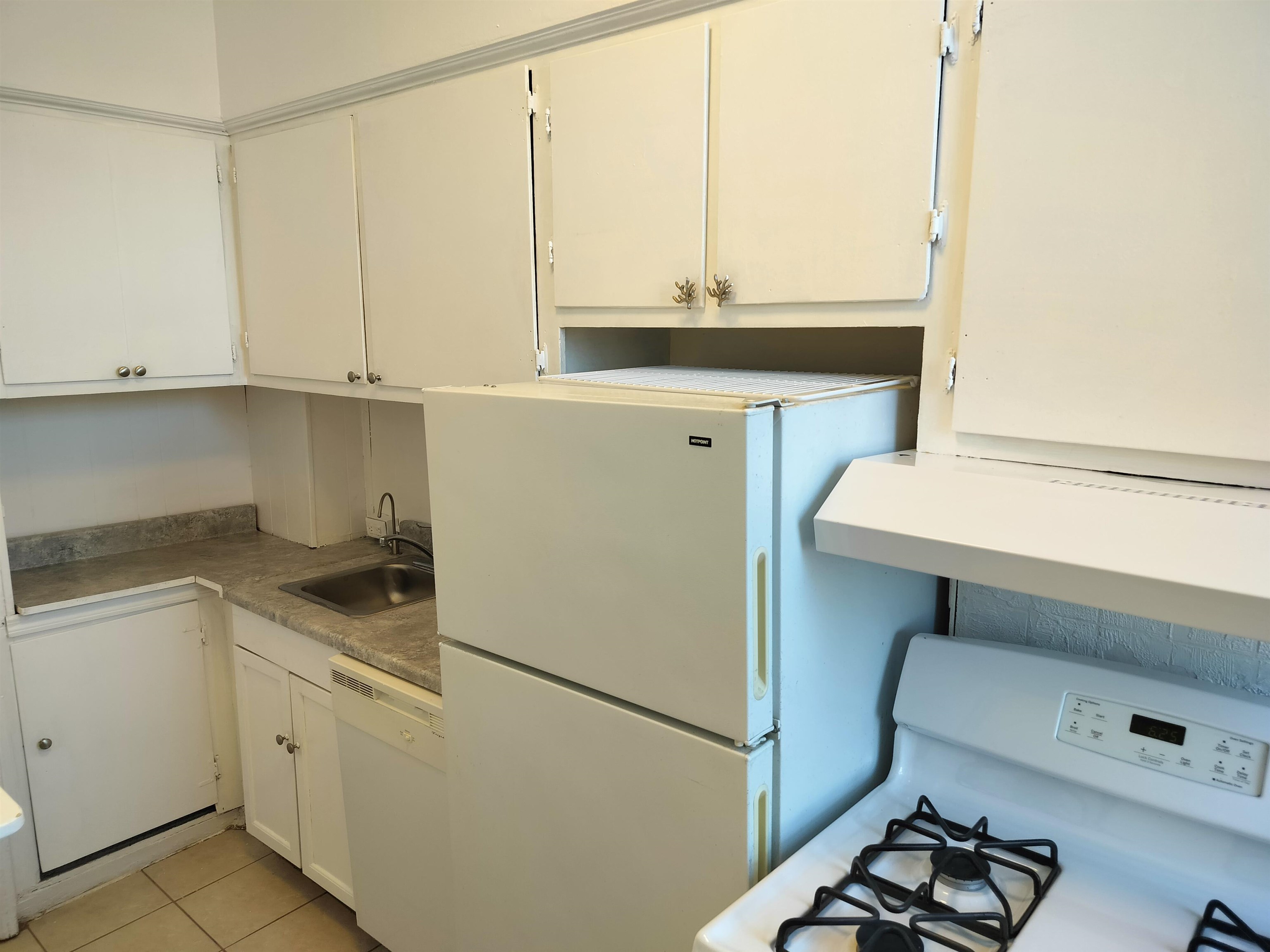 1034 WASHINGTON ST Unit: 4